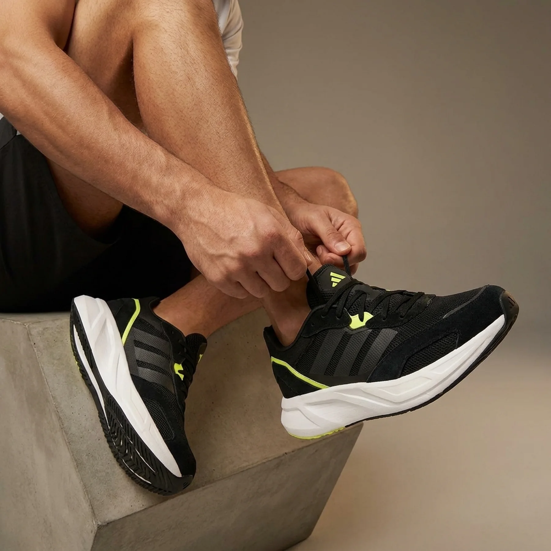 Кросівки чоловічі Adidas Lightblaze Black (JH6945)