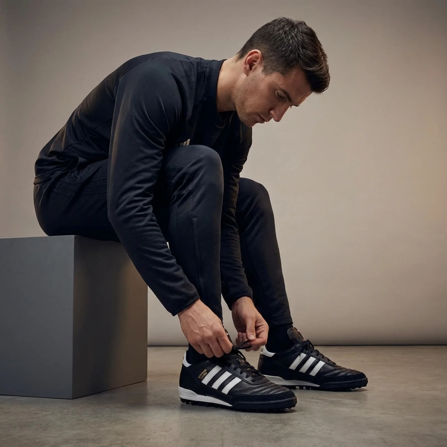 Кросівки чоловічі Adidas Mundial Team (19228)