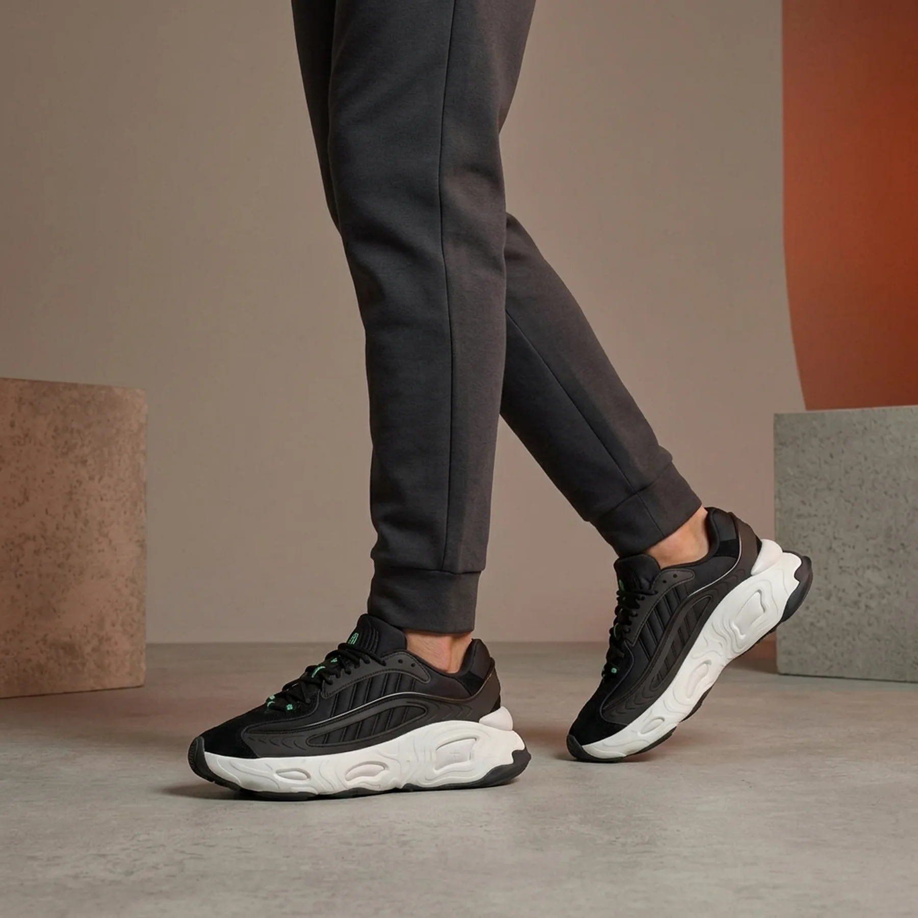 Кросівки чоловічі Adidas Oznova (GY7048)