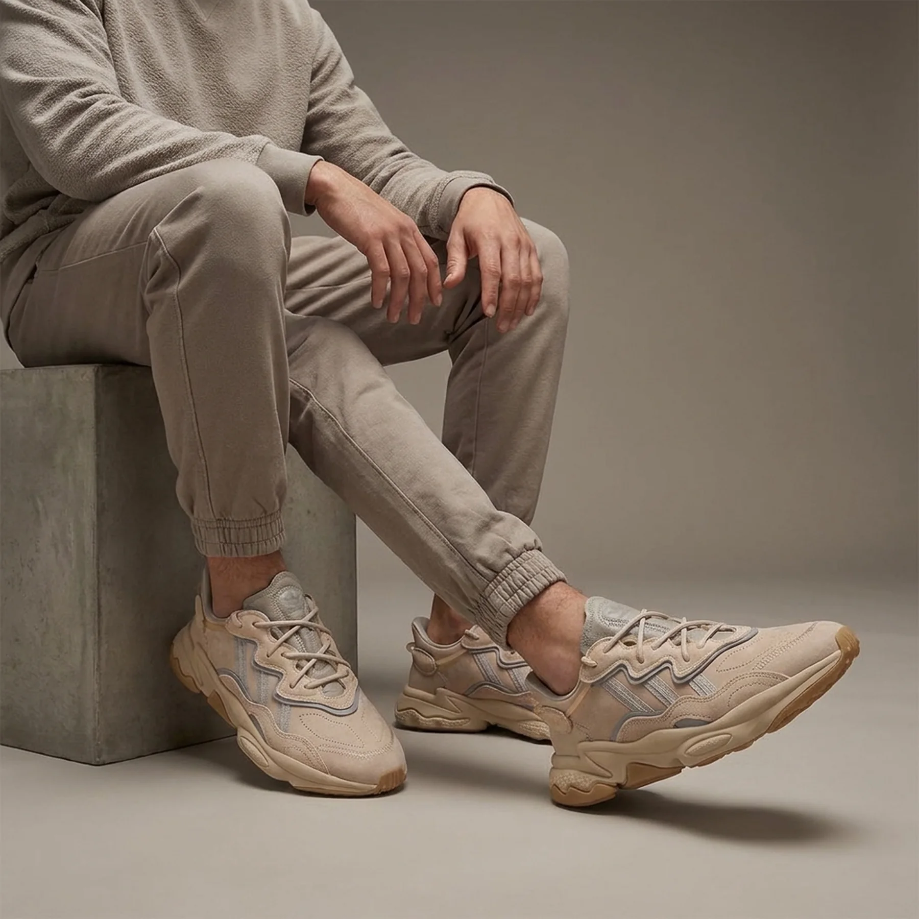 Кросівки чоловічі Adidas Ozweego 'Pale Nude'