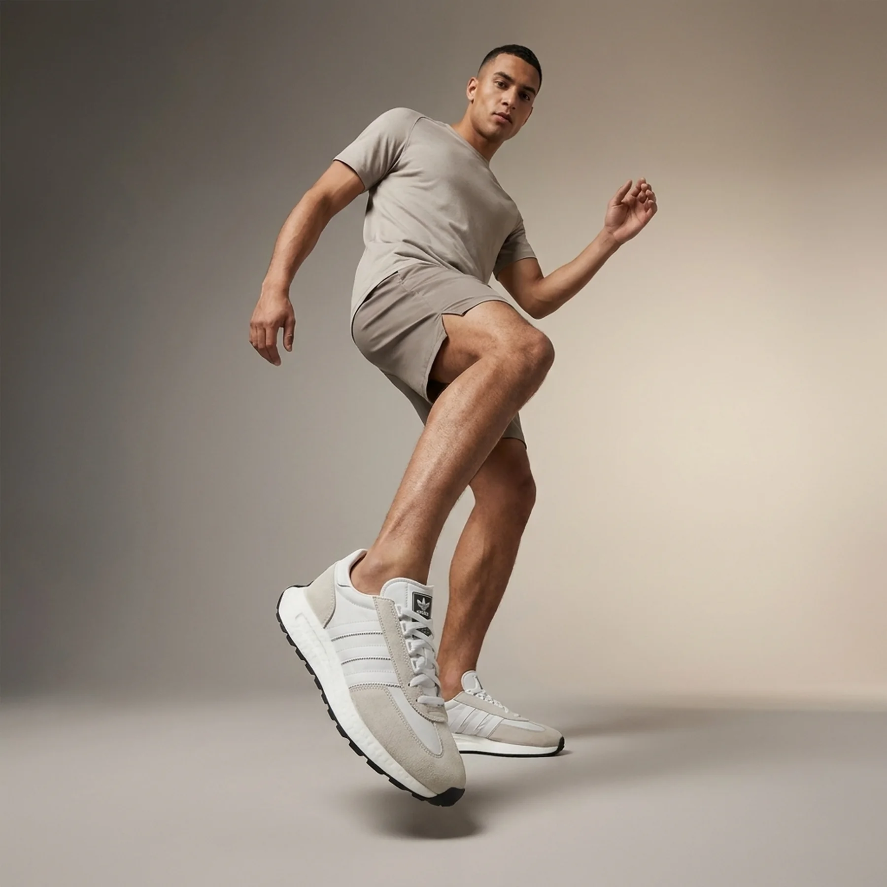 Кросівки чоловічі Adidas Retropy E5 Shoes White (H03075)