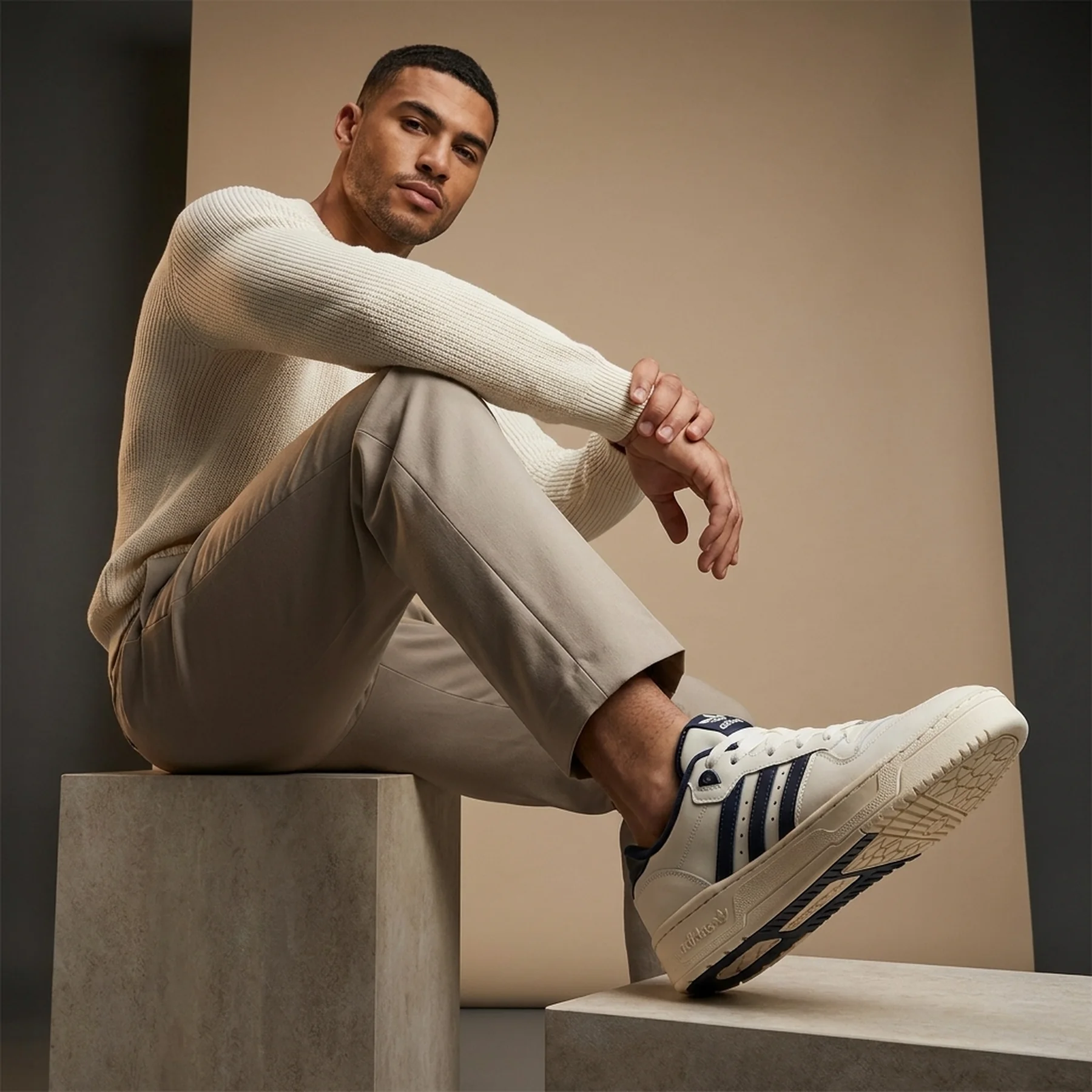 Кросівки чоловічі Adidas Rivalry Low Beige (IH5199)
