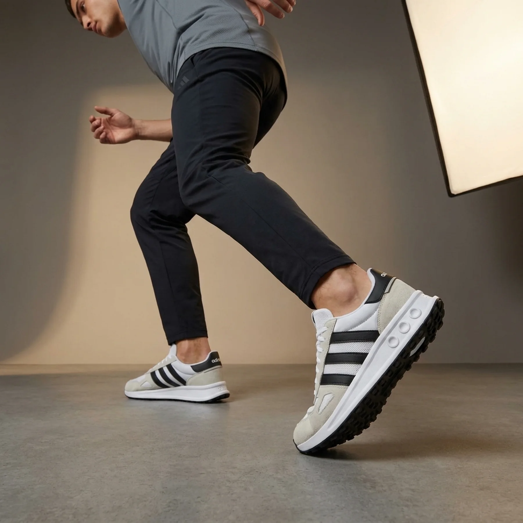 Кросівки чоловічі Adidas Run 84 White/Beige (IH8612)
