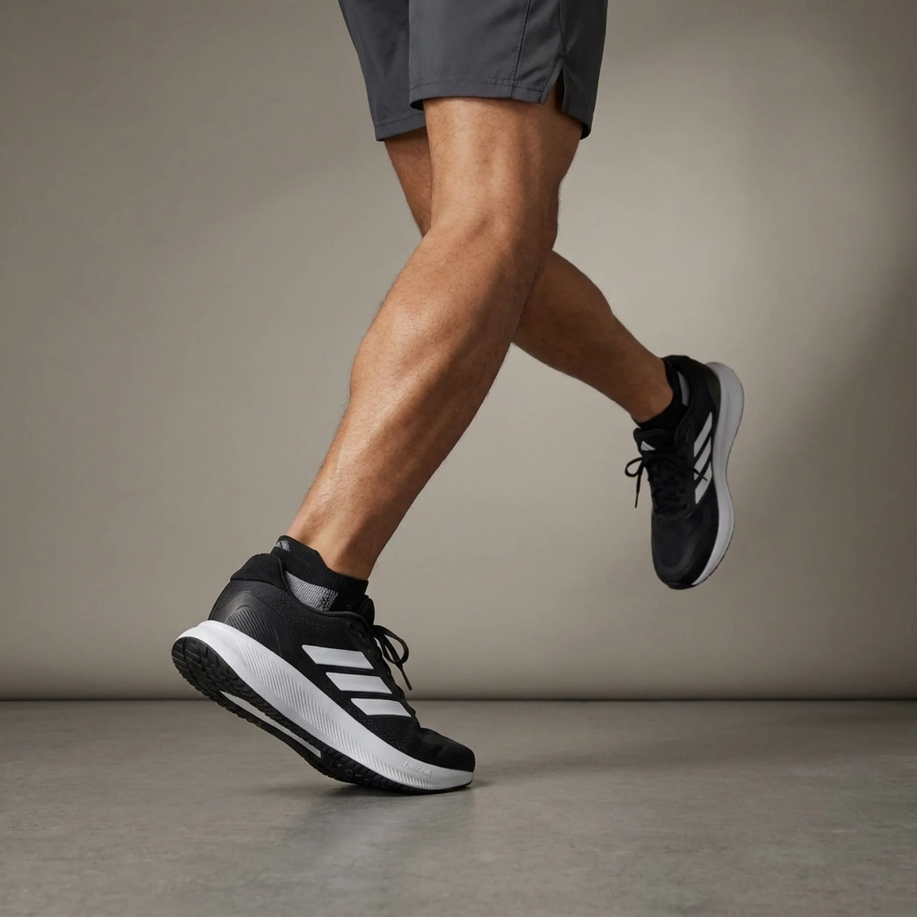 Кросівки чоловічі Adidas Runfalcon (IH7758)