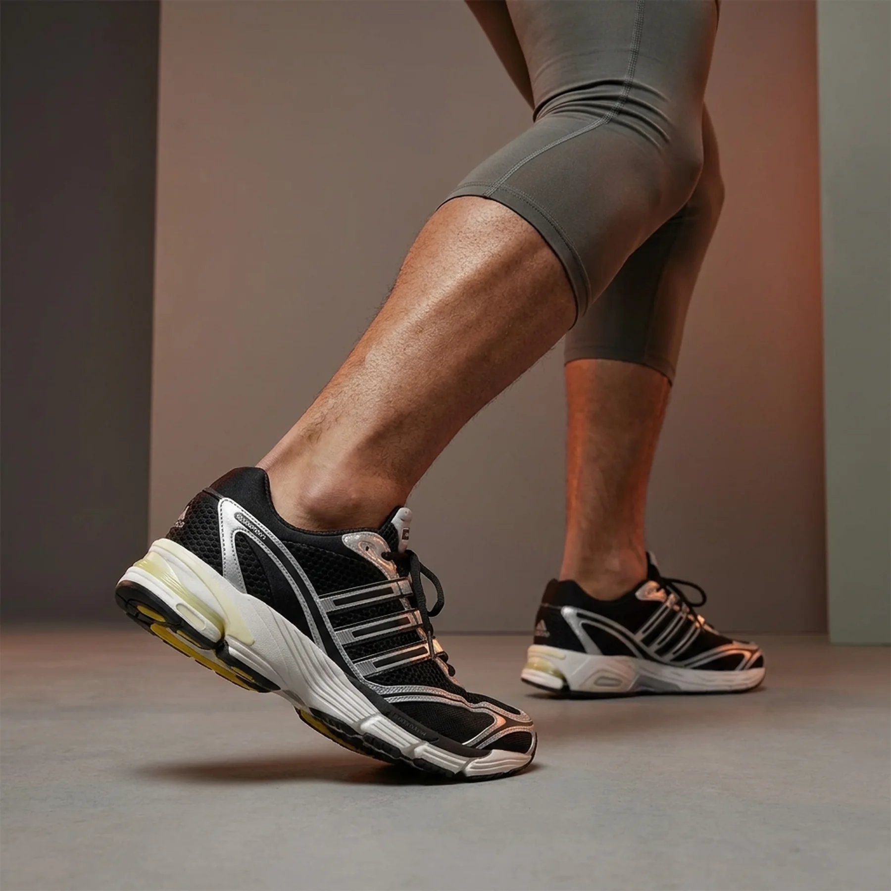 Кросівки чоловічі Adidas Supernova Cushion 7 Black 41 (IG1747)