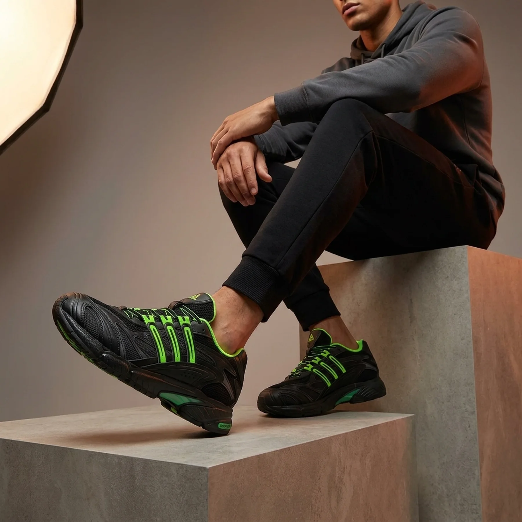 Кросівки чоловічі Adidas Temper Run 2 Black (JH5267)