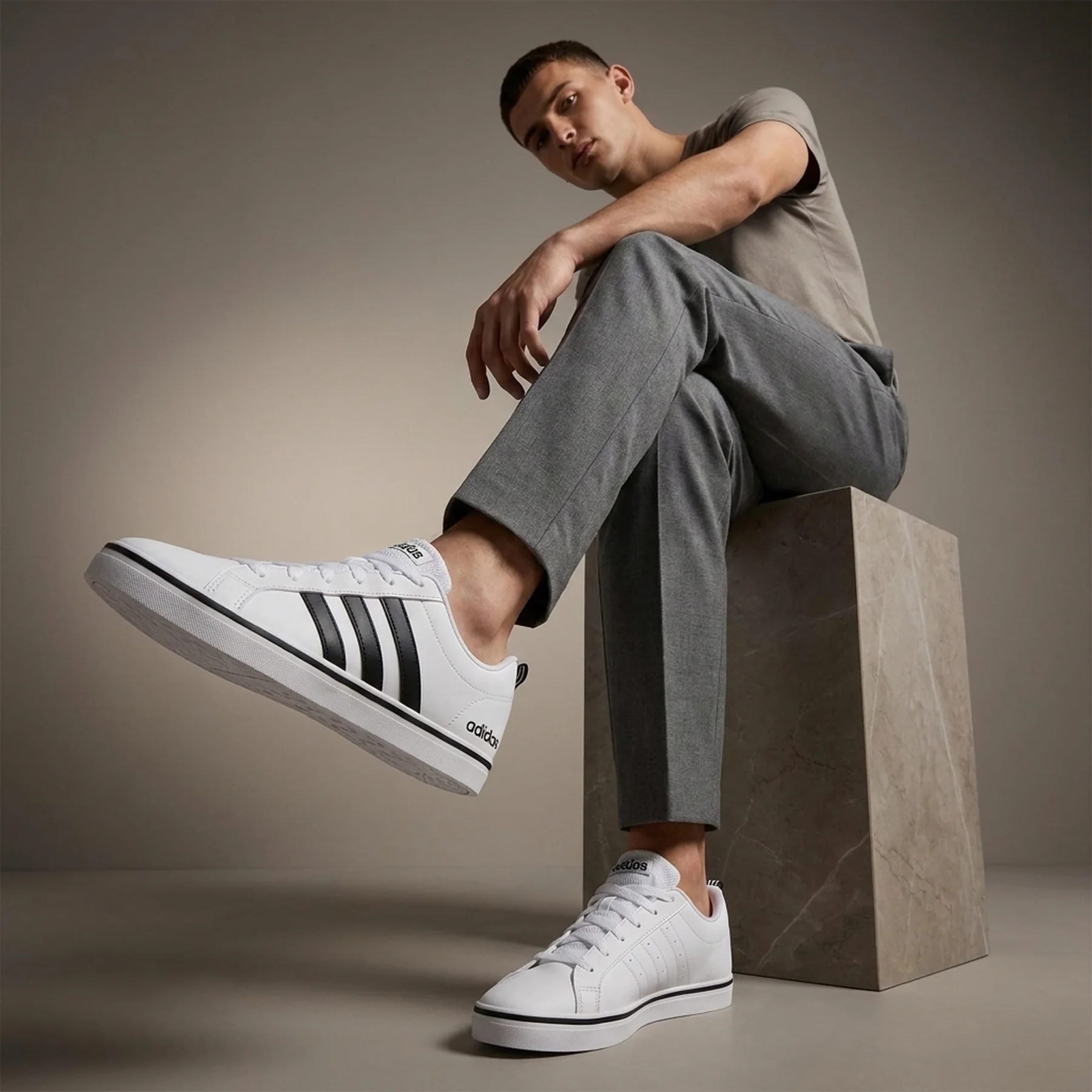 Кросівки чоловічі Adidas Vs Pace 2.0 Lifestyle Skateboarding 3-Stripes Branding Synthetic Nubuck Shoes White (HP6010)