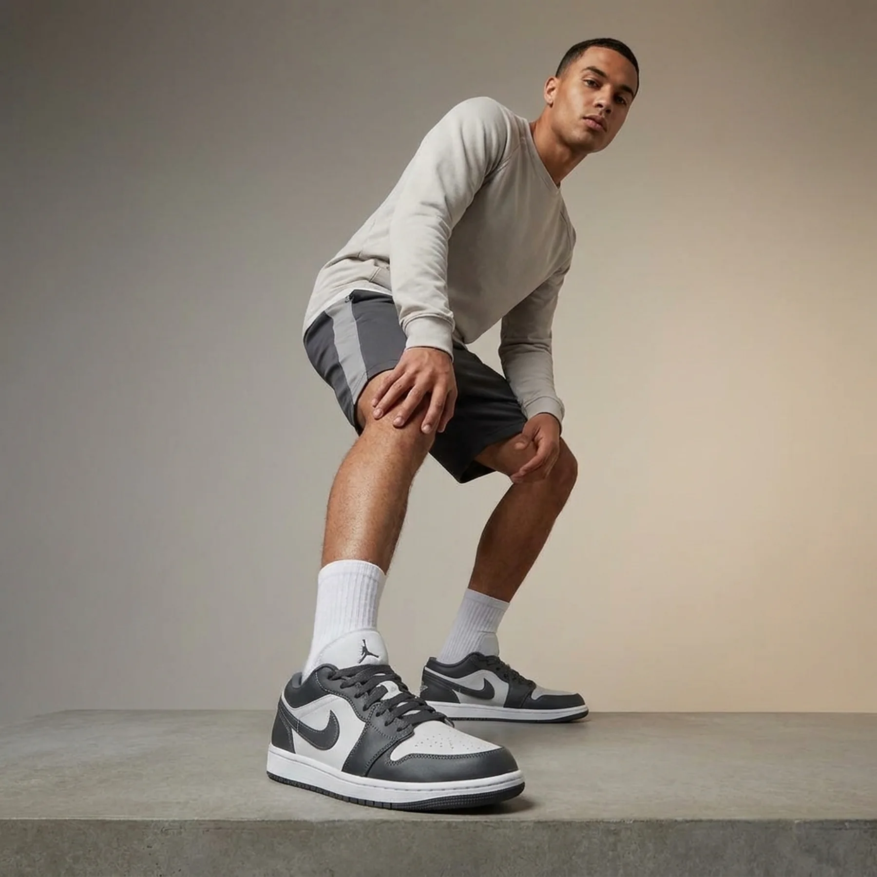 Кросівки чоловічі Air Jordan 1 Low 'Grey White'