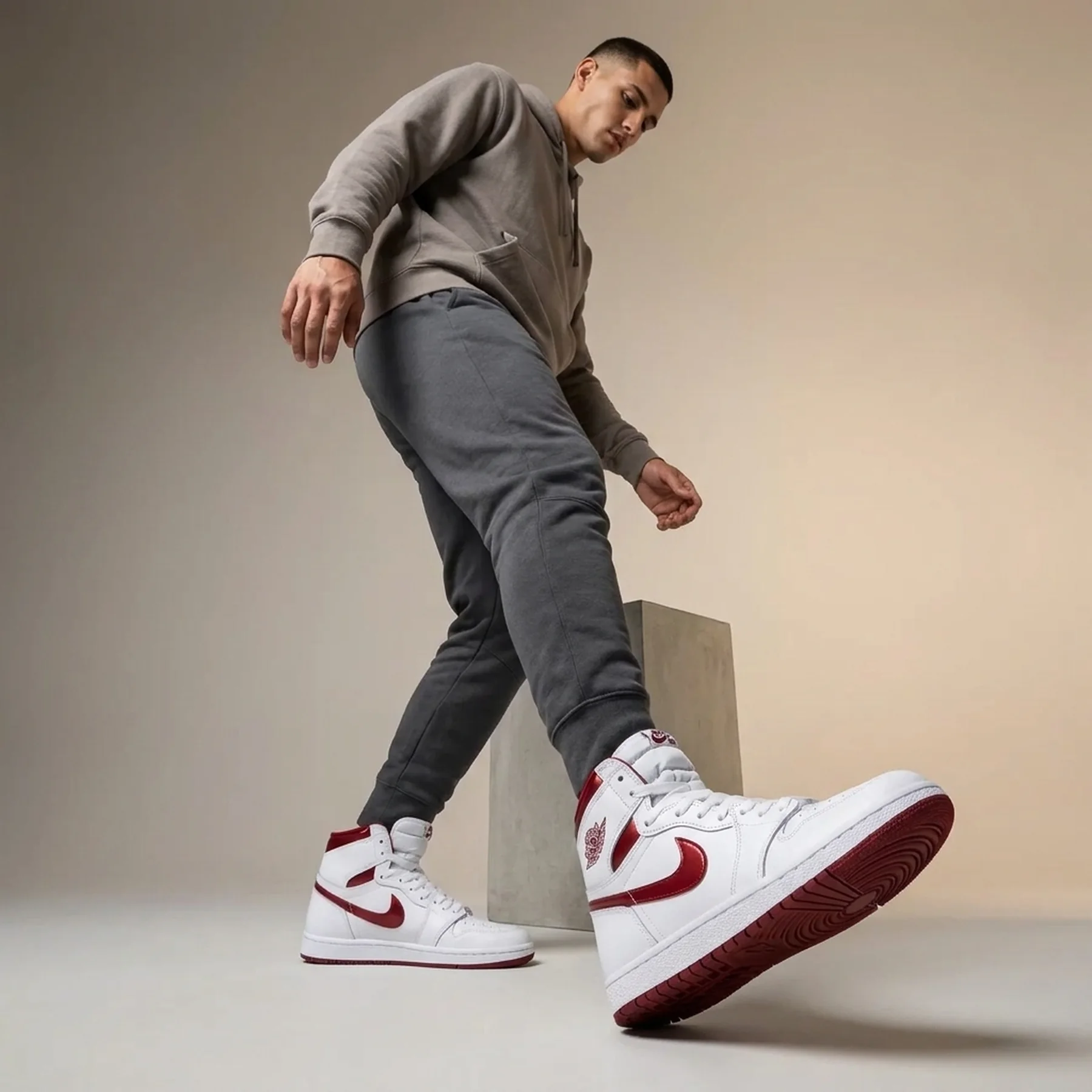 Кросівки чоловічі Jordan 1 Retro High White (BQ4422-161)