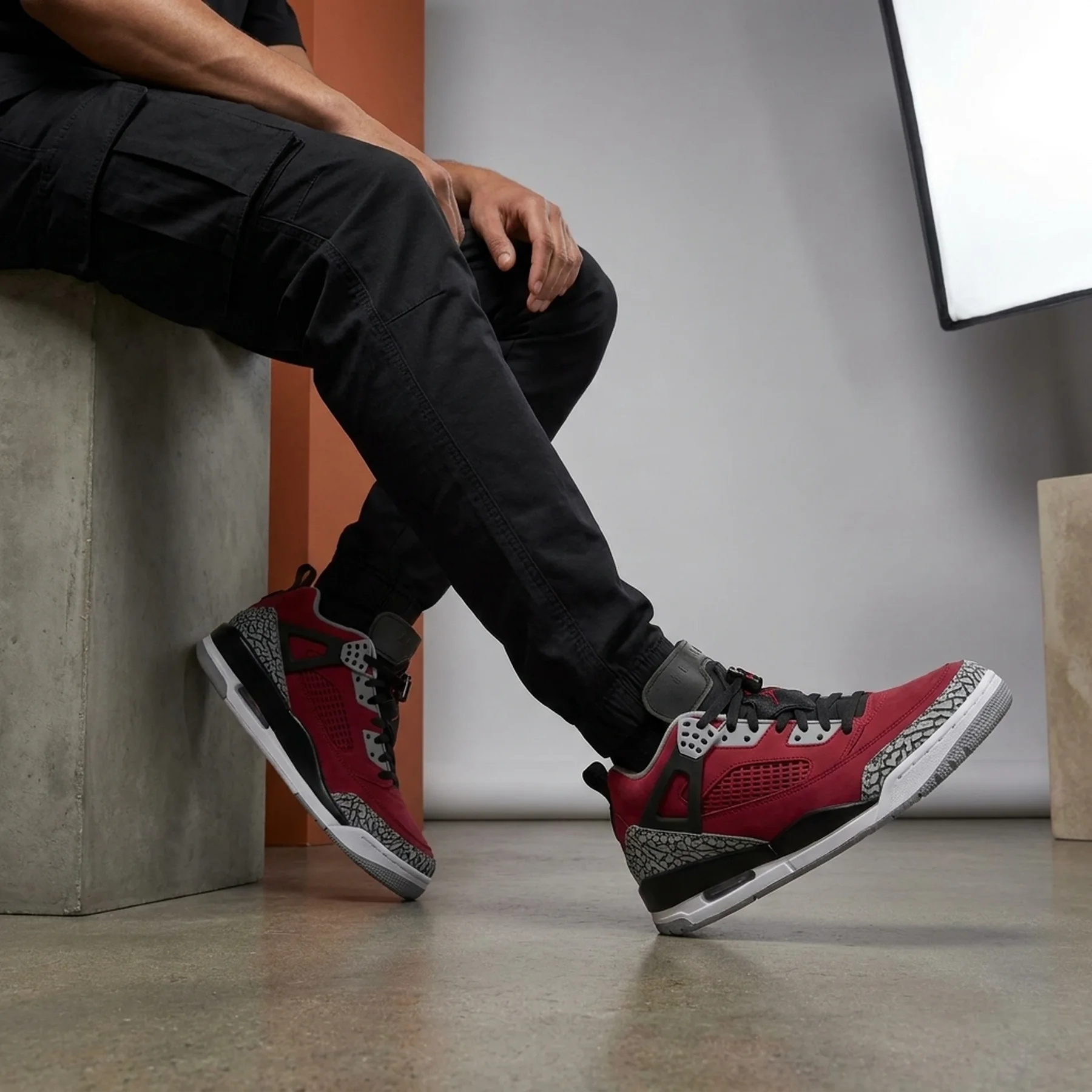 Кросівки чоловічі Air Jordan Spizike Low 'Toro'