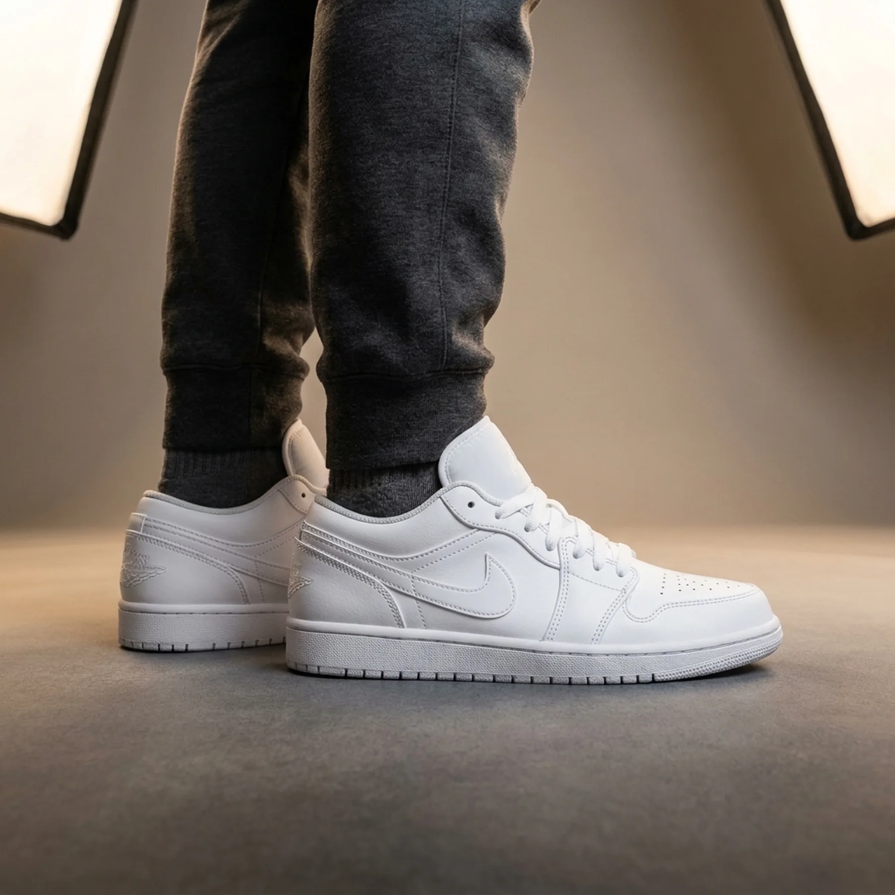 Кросівки чоловічі Jordan 1 Low (553558-136)