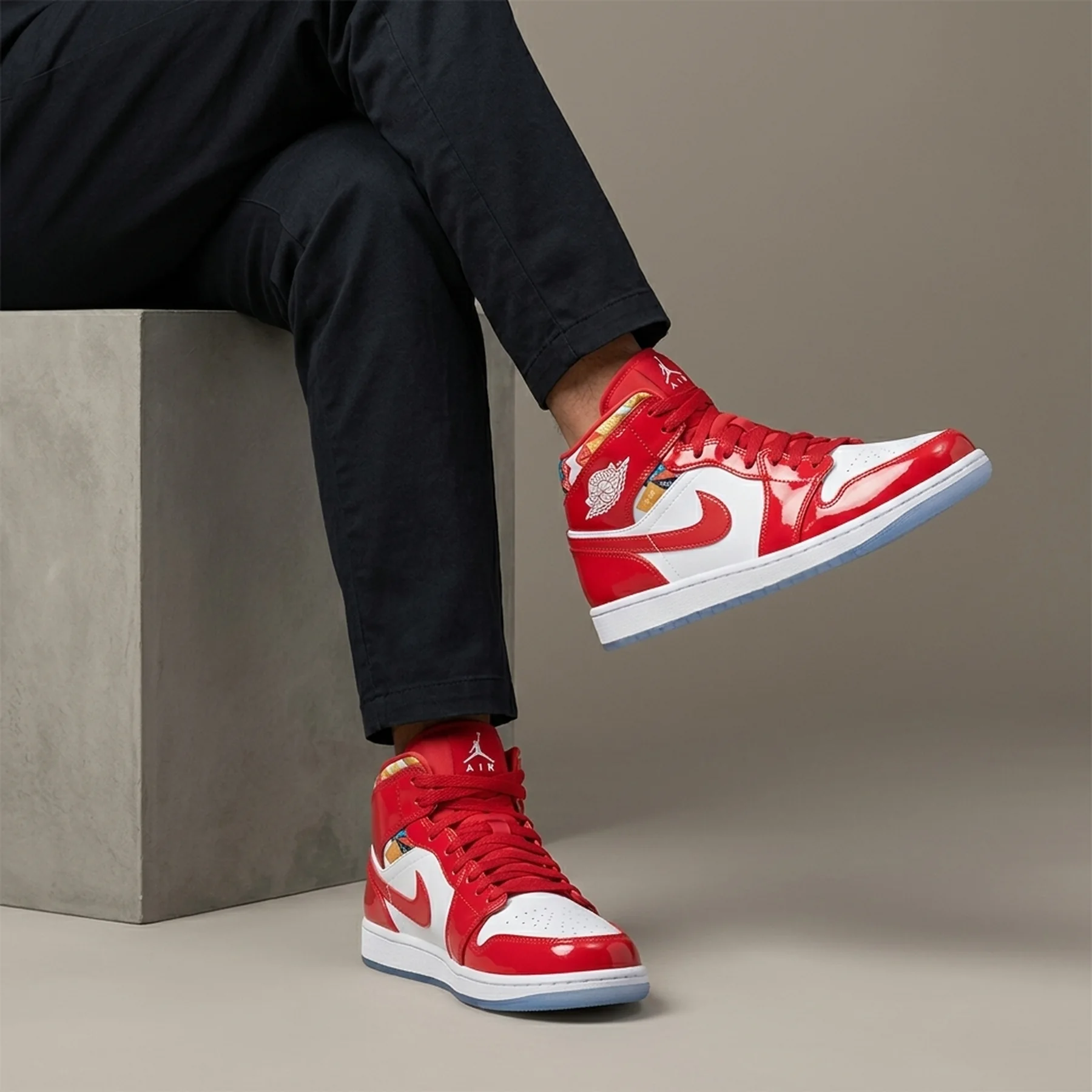 Кросівки чоловічі Jordan 1 Mid Se White/Red (DC7294-600)