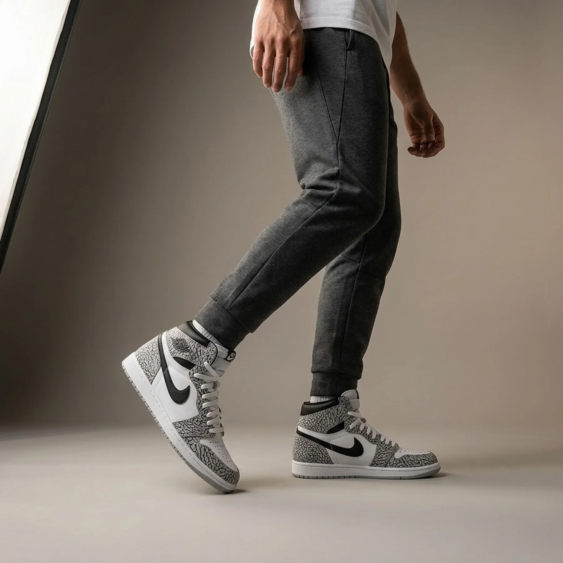 Кросівки чоловічі Jordan 1 'White Cement' (DZ5485-052)