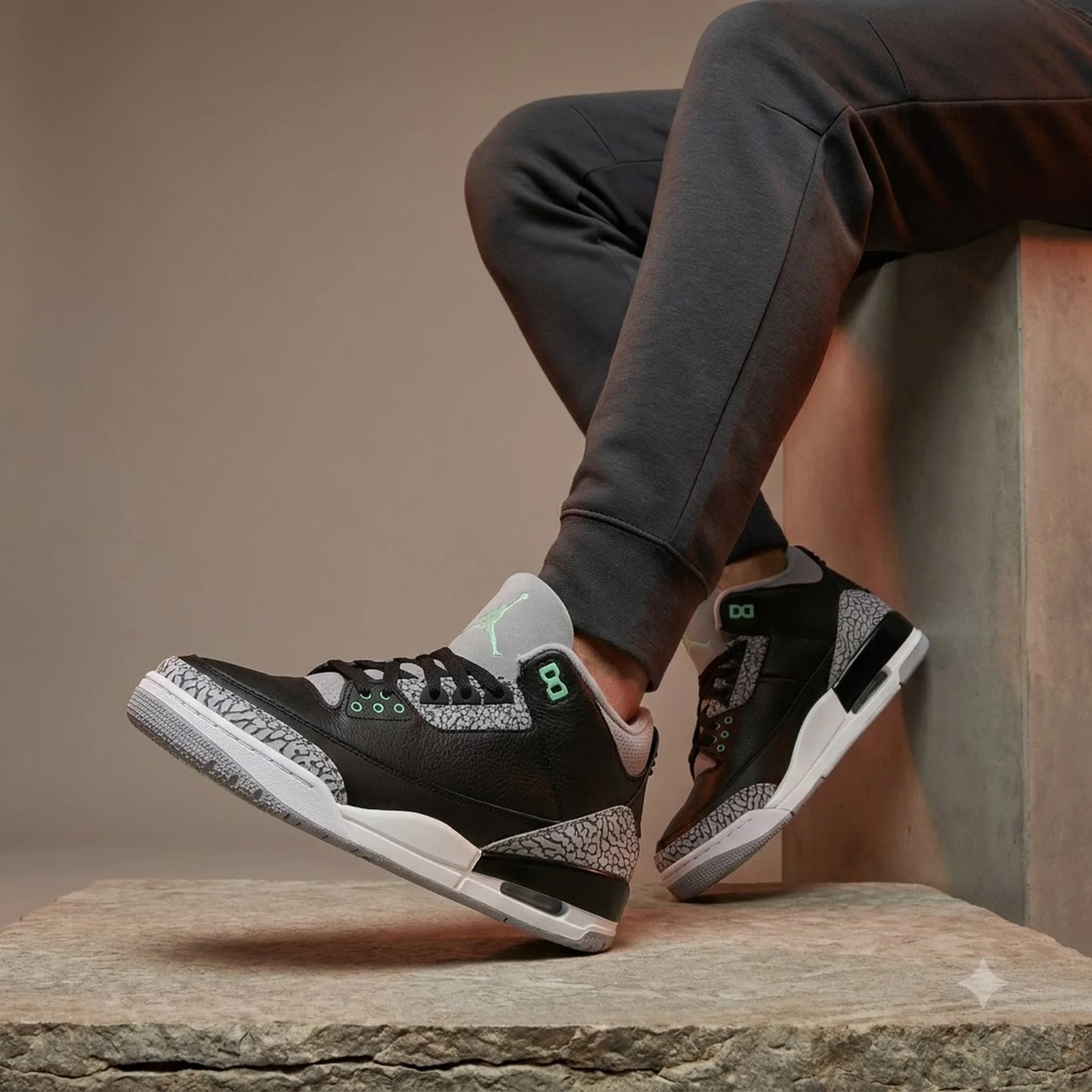 Кросівки чоловічі Jordan 3 Retro Black/Grey (CT8532-031)