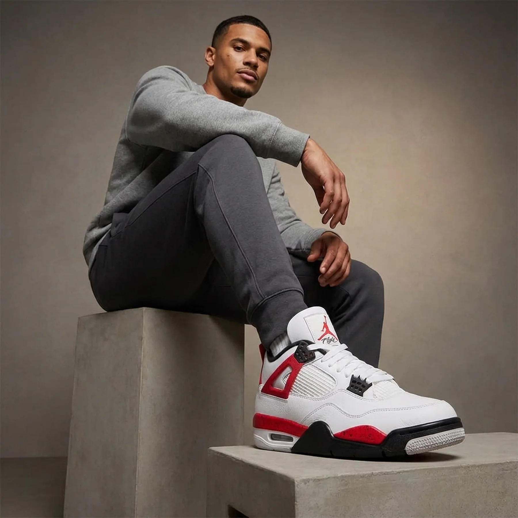 Кросівки чоловічі Jordan 4 Retro Red Cement (DH6927-161)