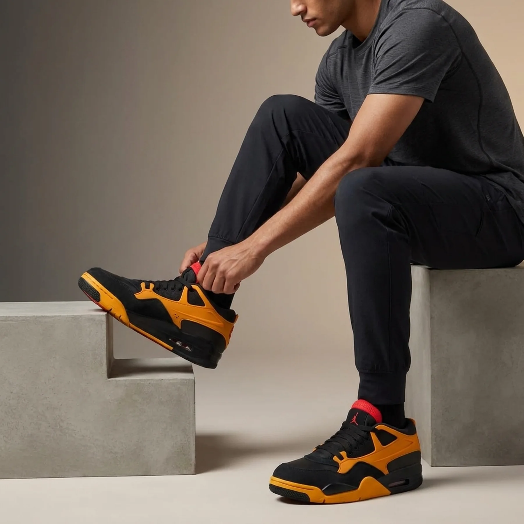 Кросівки чоловічі Jordan 4 Rm Orange/Black (FQ7939-007)
