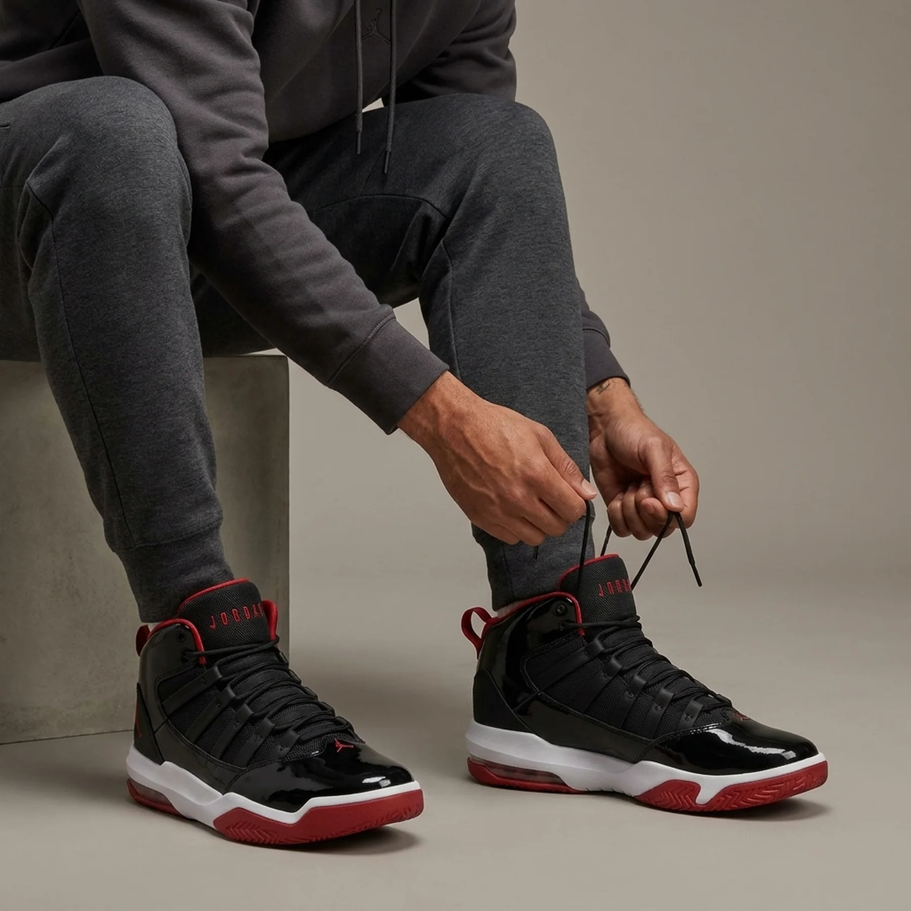 Кросівки чоловічі Jordan Max Aura 6 (FQ8298-006)