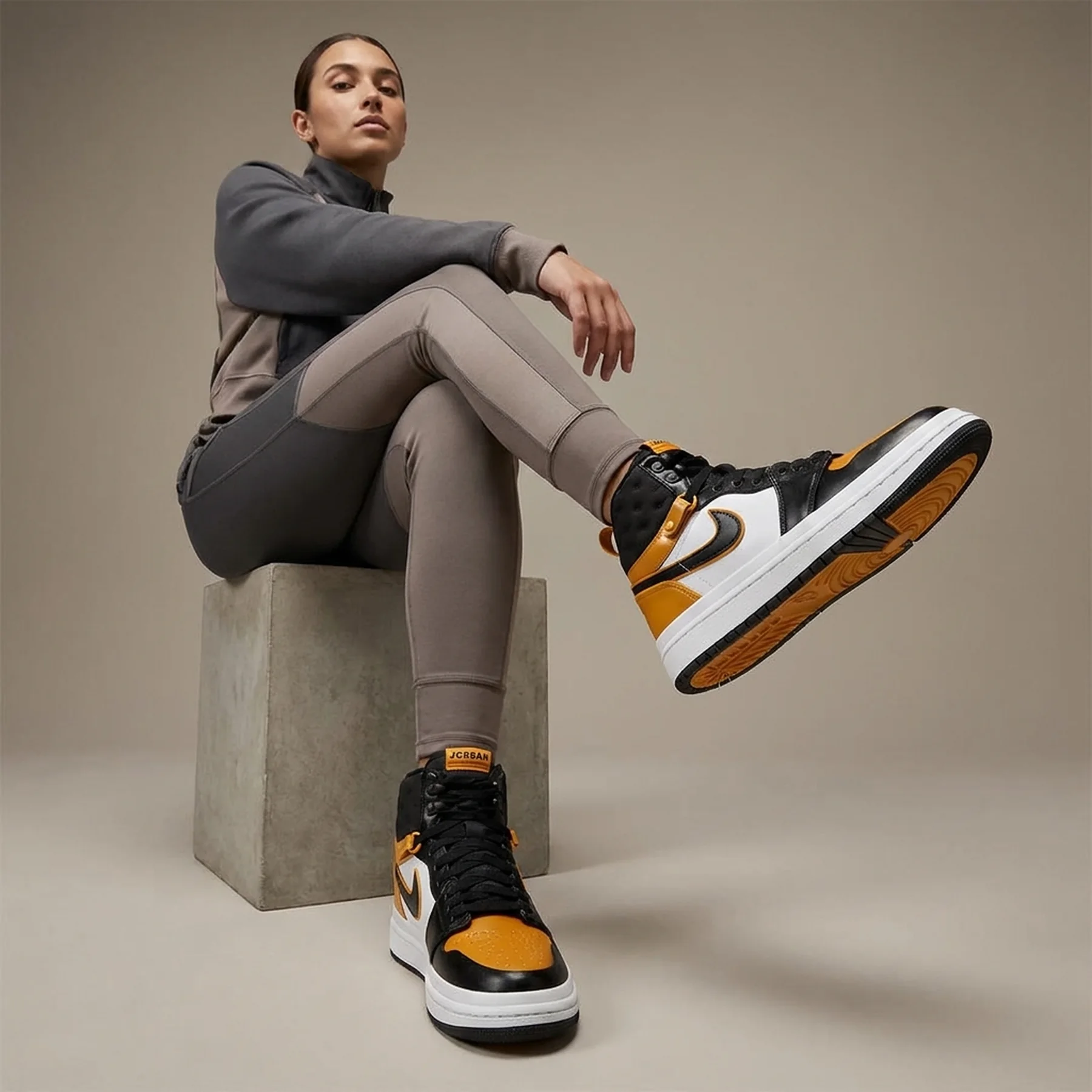 Кросівки жіночі Nike 1 Acclimate (DC7723-401)