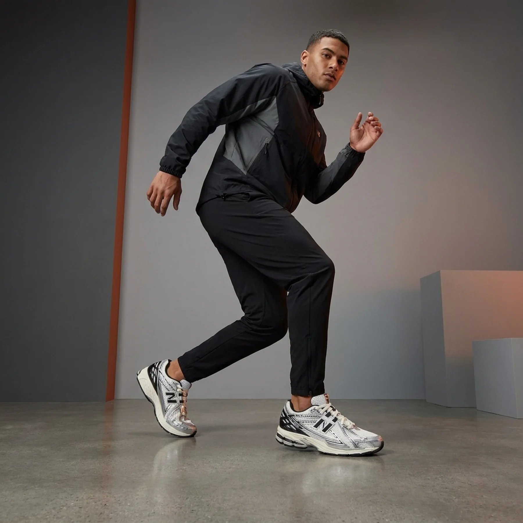 Кросівки чоловічі New Balance 1906R 'Silver Metallic Black'