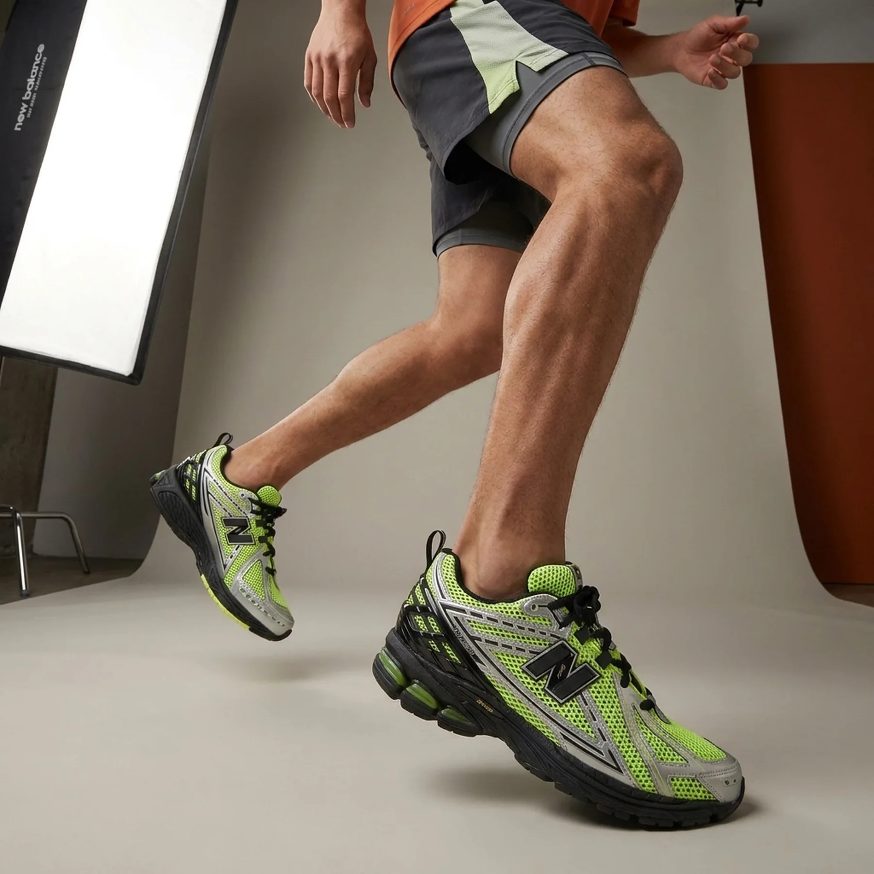 Кросівки чоловічі New Balance 1906R 'Volt Silver'