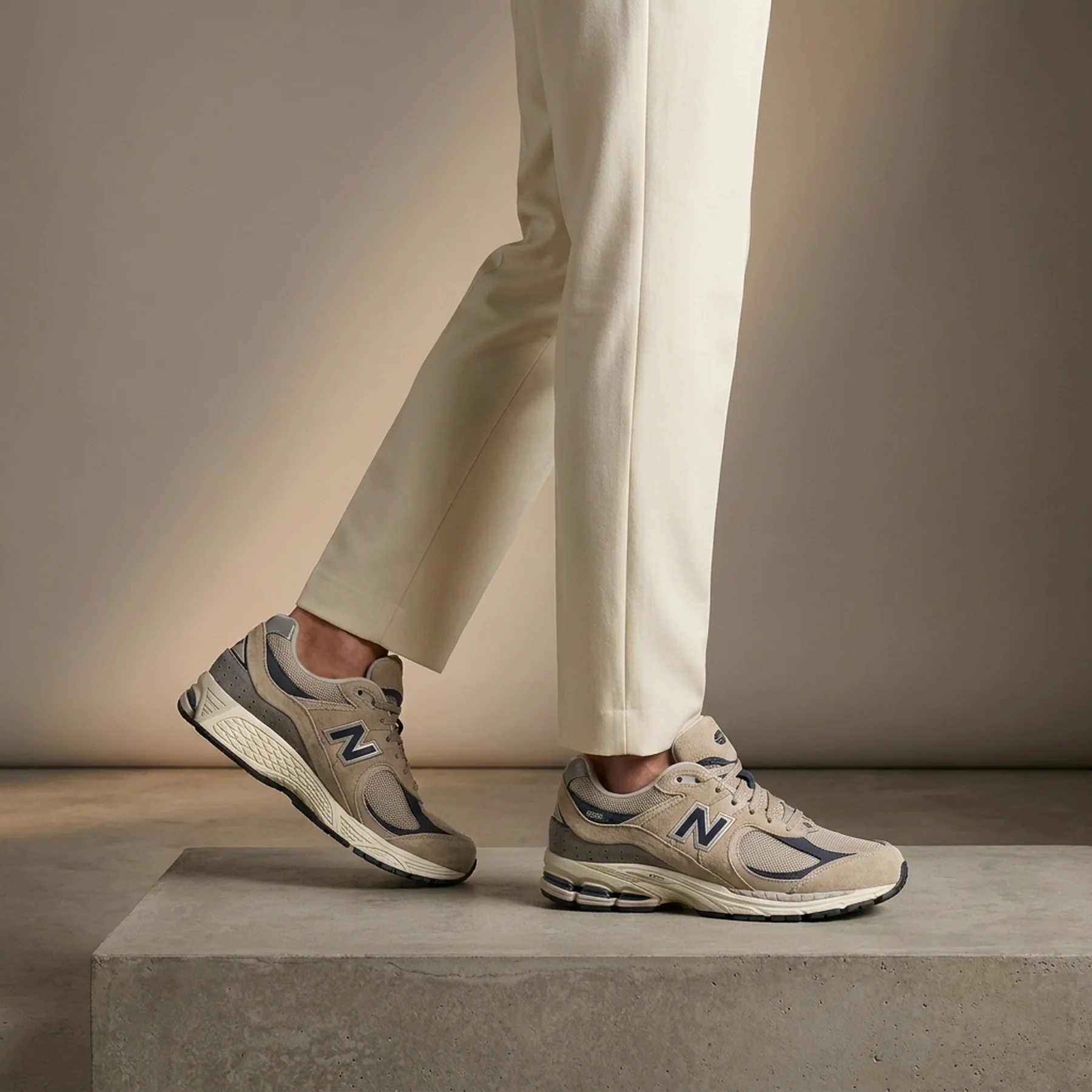 Кросівки чоловічі New Balance 2002 (M2002RFA)