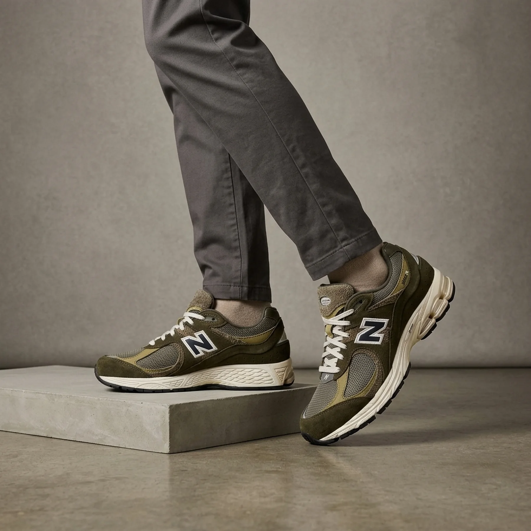 Кросівки чоловічі New Balance 2002R (M2002RZD)