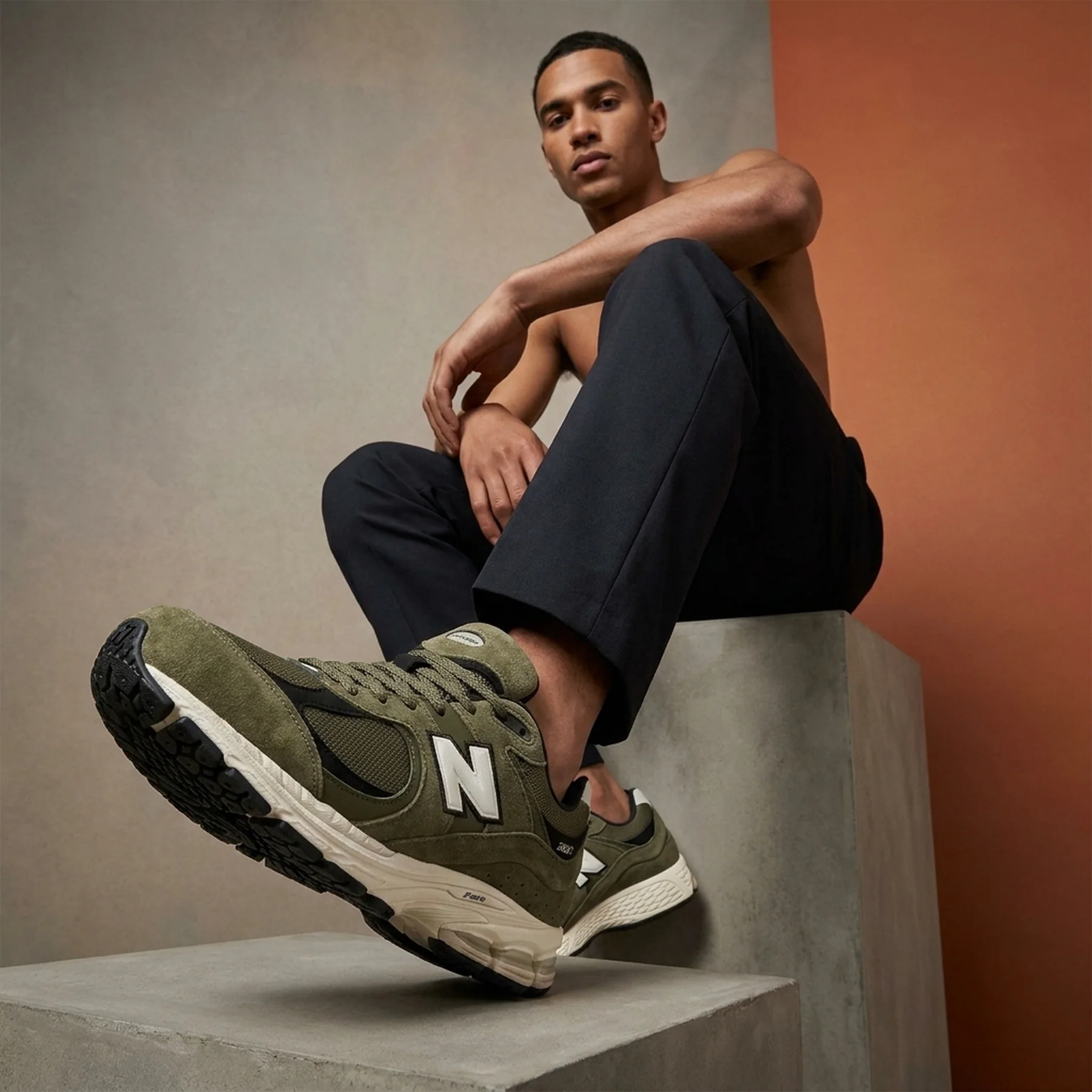 Кросівки чоловічі New Balance 2002R Olive