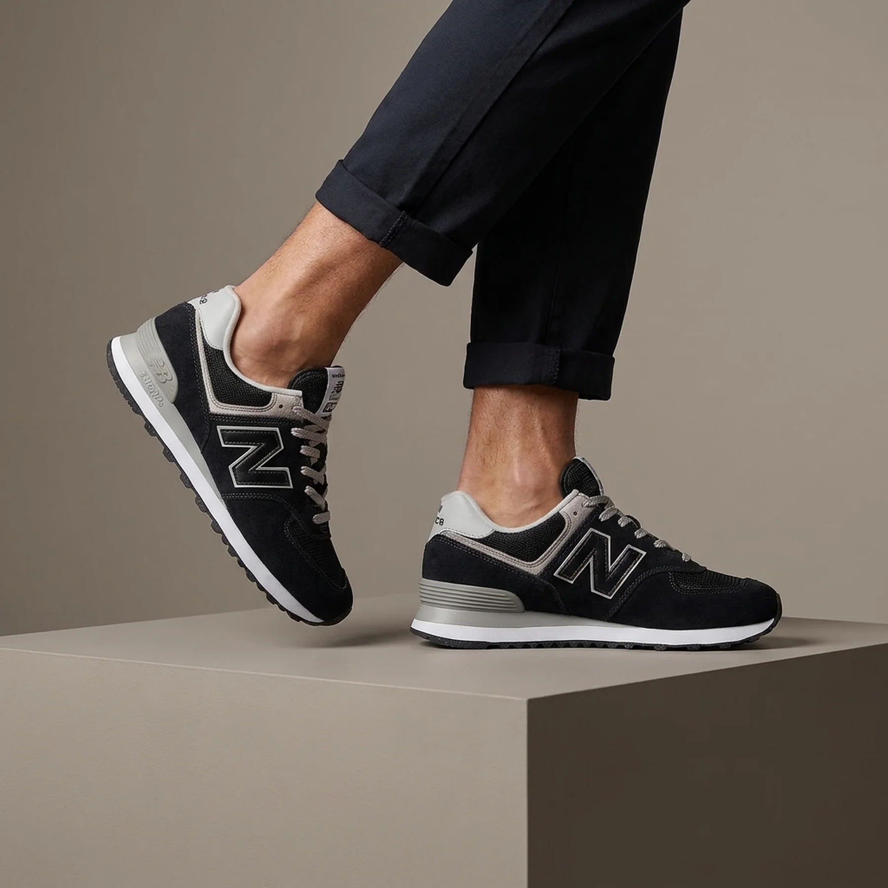 Кросівки чоловічі New Balance 574 Classic (ML574EVB)