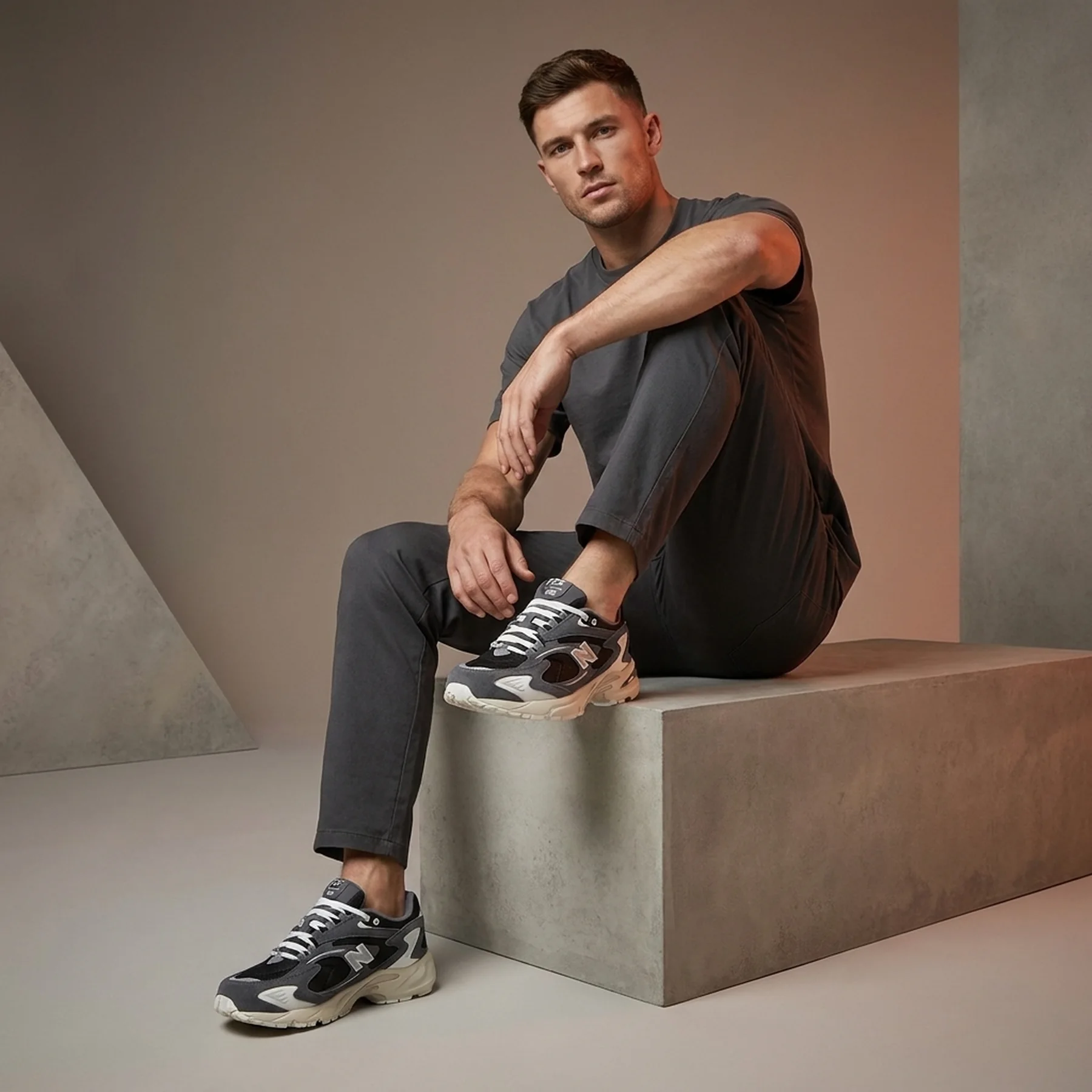 Кросівки чоловічі New Balance 725 'Magnet Black'