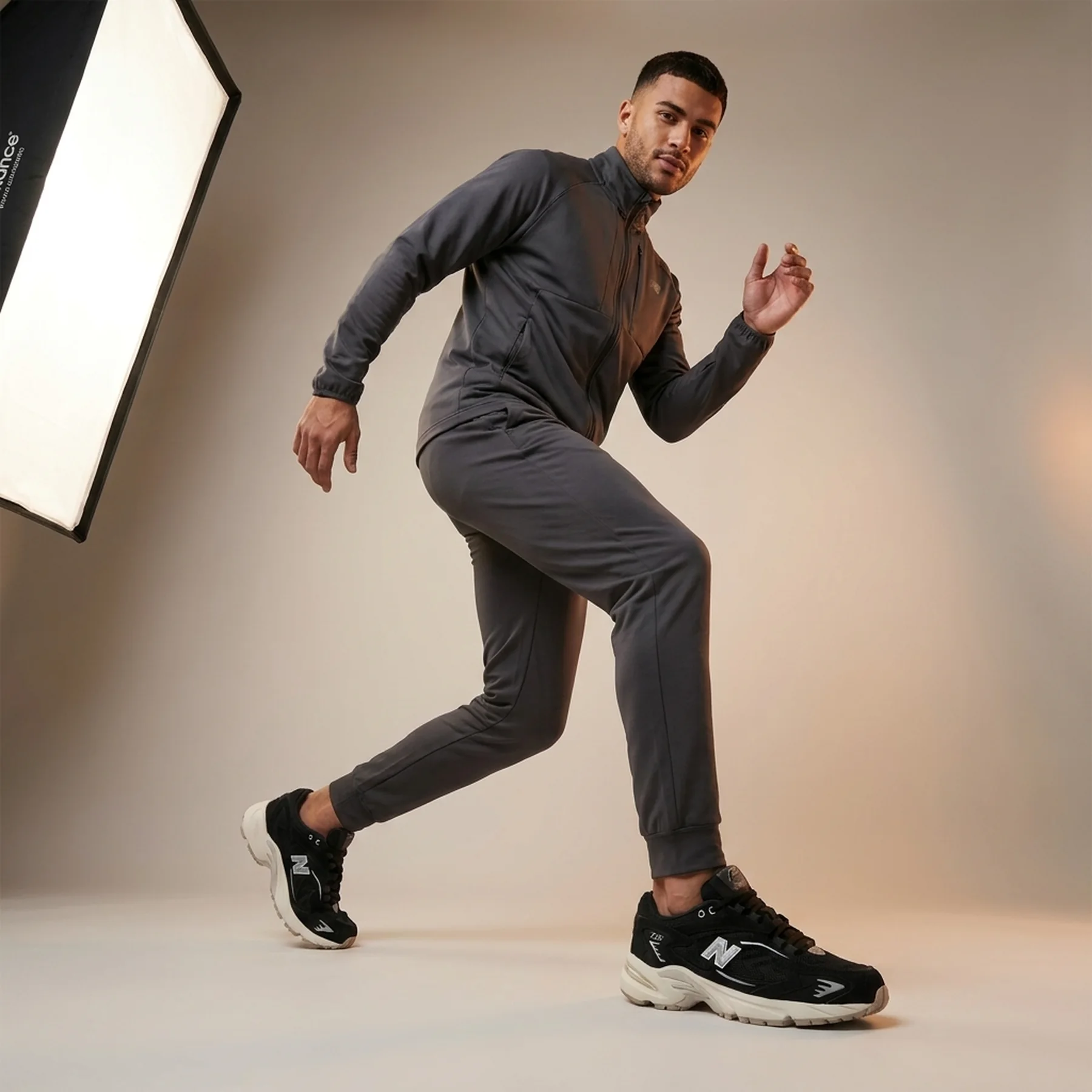 Кросівки чоловічі New Balance 725 (ML725BB)