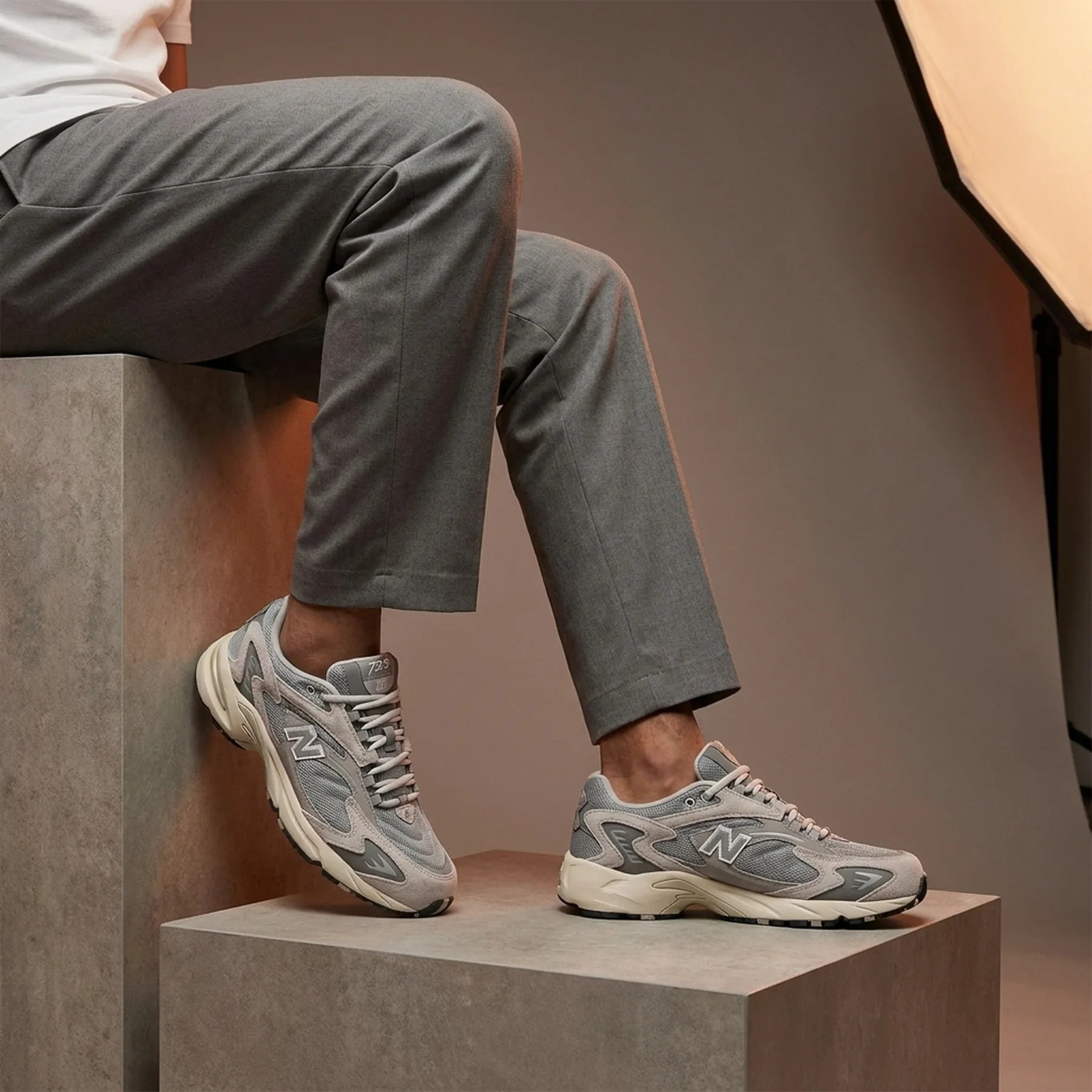 Кросівки чоловічі New Balance 725 'Raincloud'
