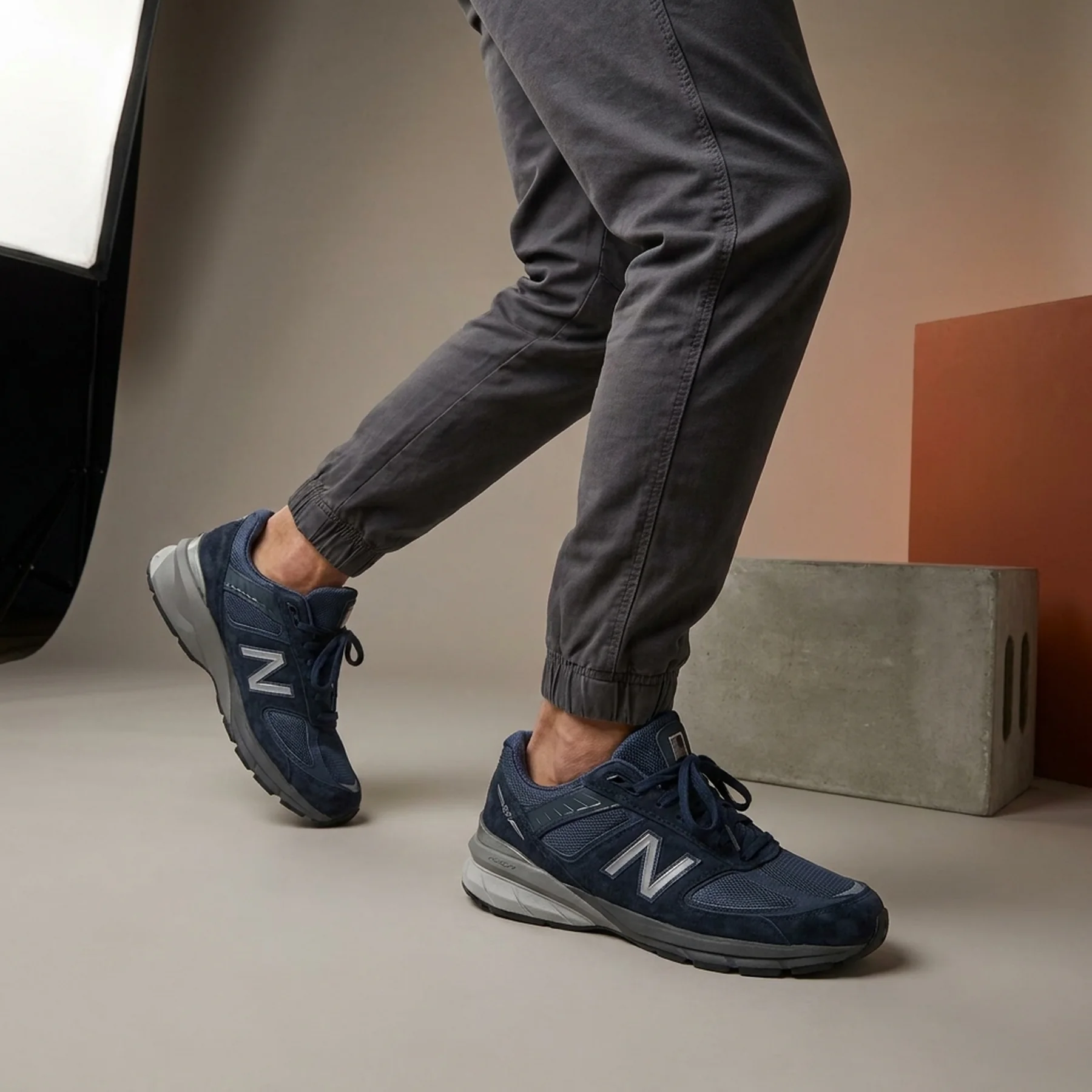 Кросівки чоловічі New Balance 990 (M990NV5)