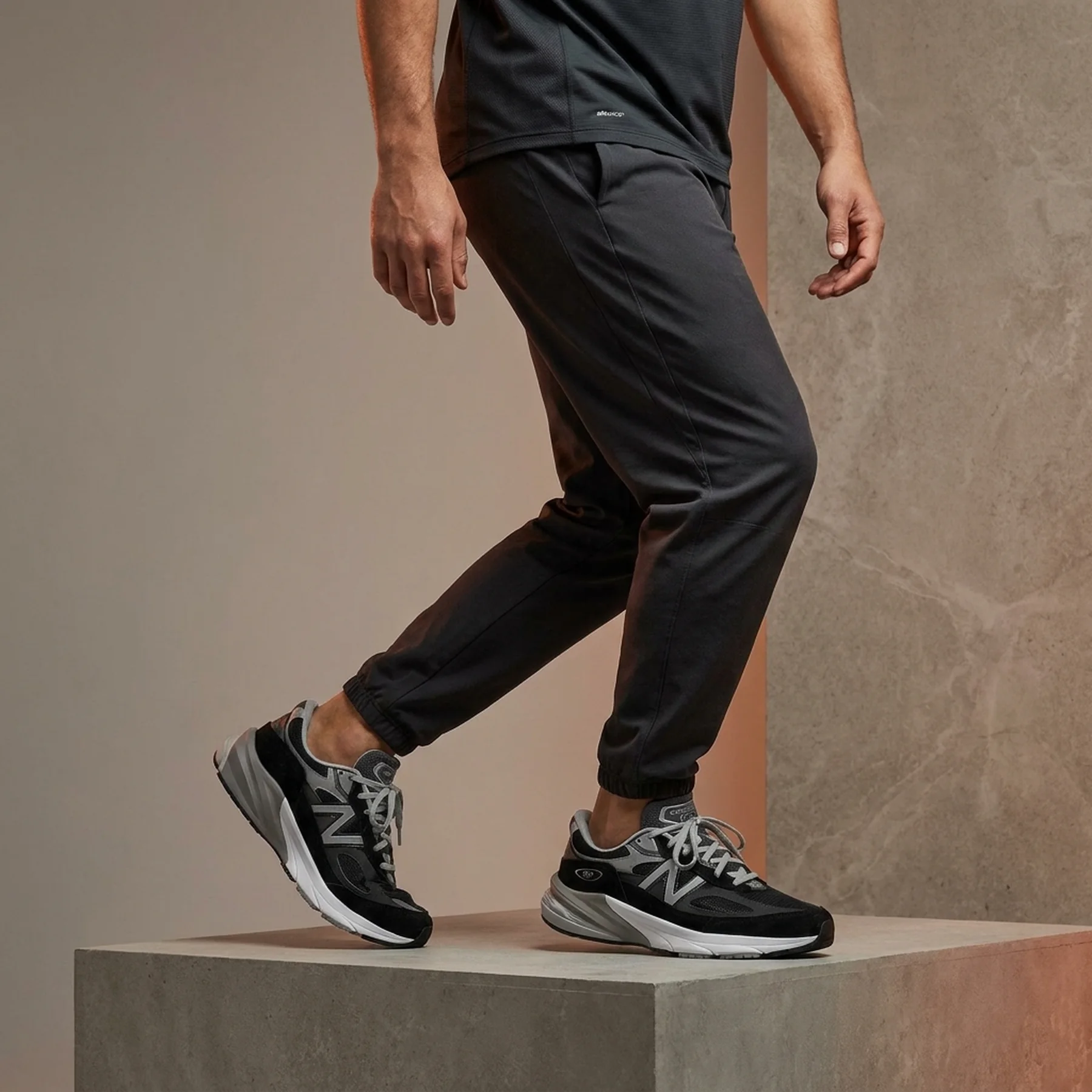 Кросівки чоловічі New Balance 990V6 (M990BK6)