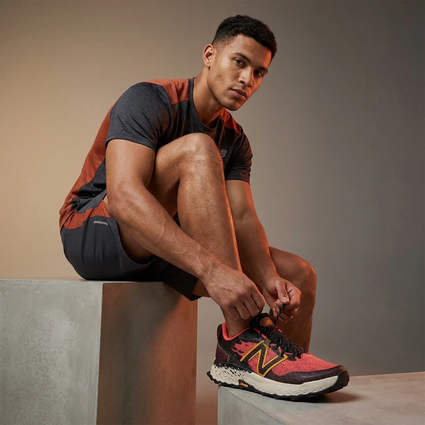 Кросівки чоловічі New Balance Fresh Foam Hierro V7 Red/Pink (MTHIERN7)