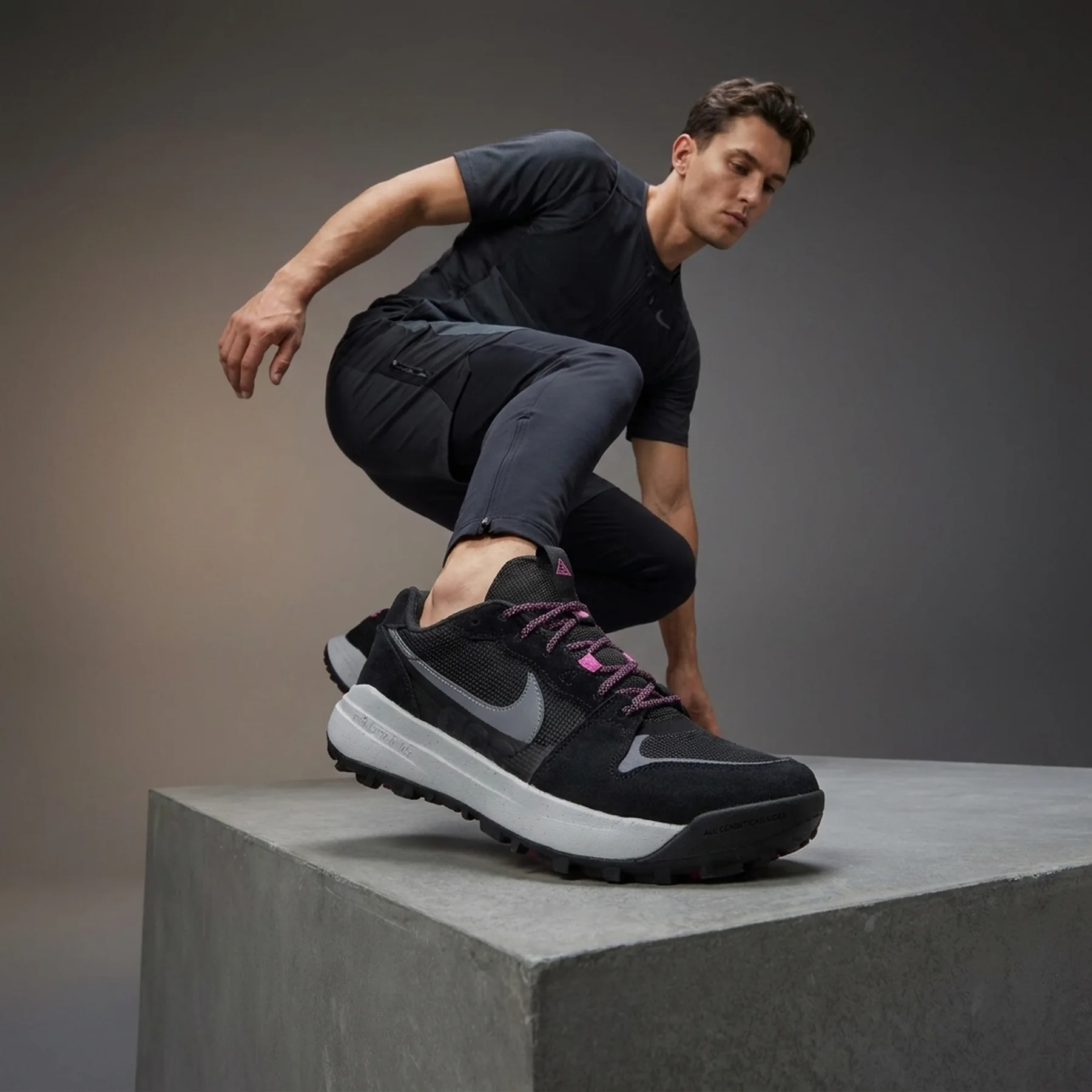 Кросівки чоловічі Nike Acg Lowcate Black (DM8019-002)