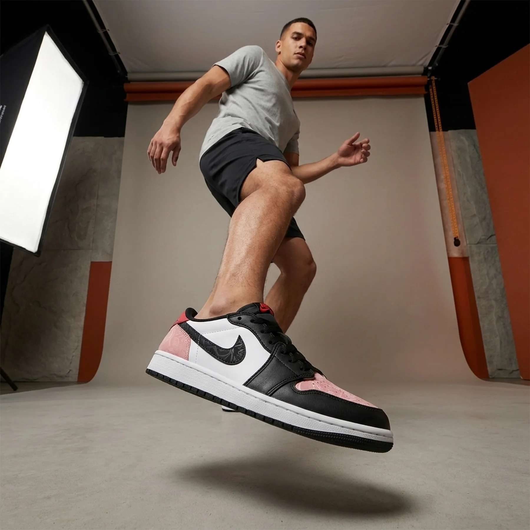 Кросівки чоловічі Nike Air 1 Retro Low Og Psg (HF8828-100)