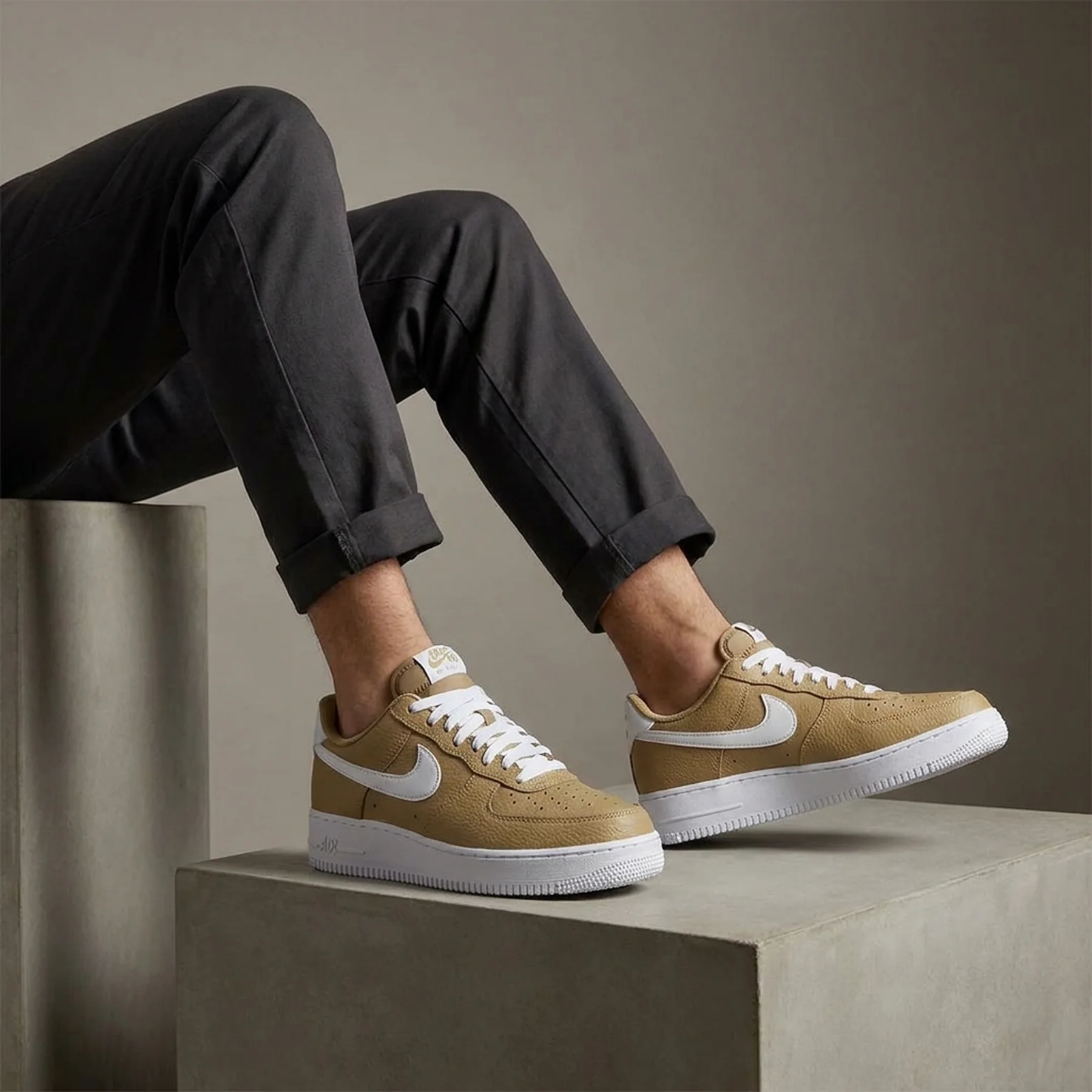 Кросівки чоловічі Nike Air Force 1 07 Brown (DV0804-200)