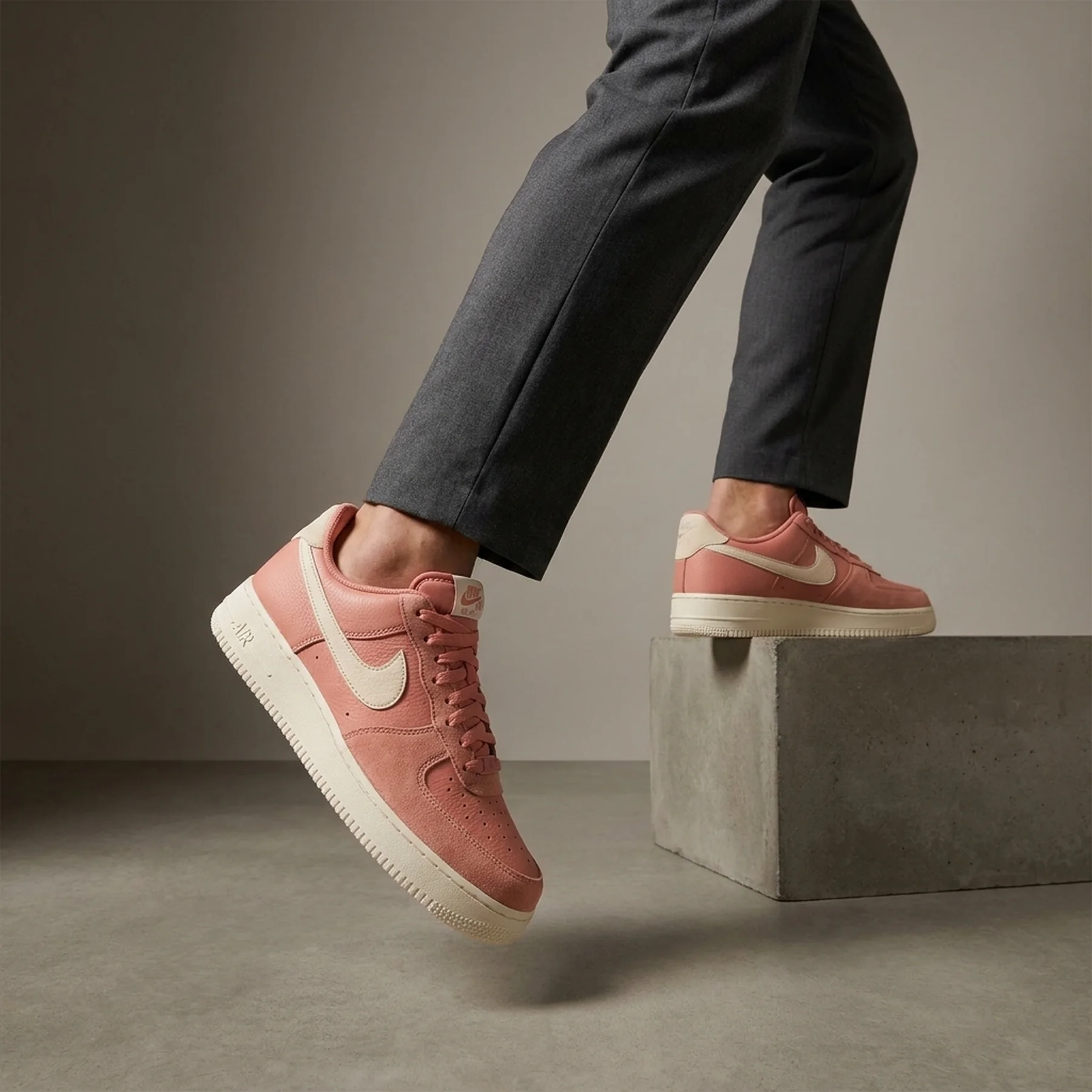 Кросівки чоловічі Nike Air Force 1 07 (DV7186-200)