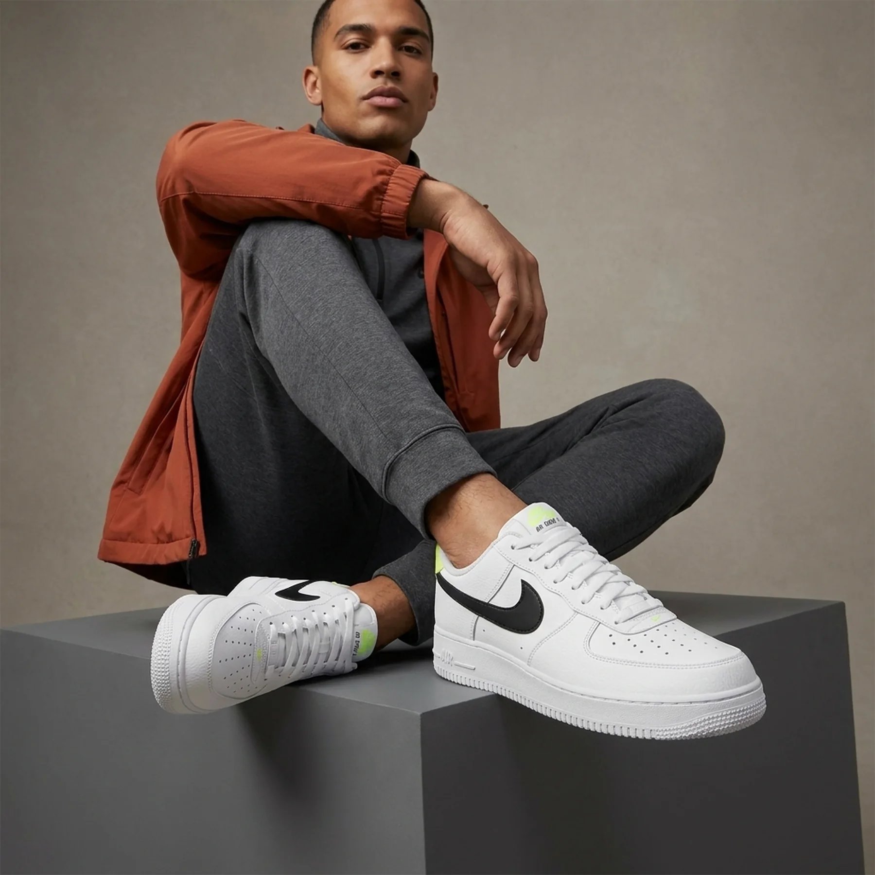 Кросівки чоловічі Nike Air Force 1 '07 (DZ4510-100)
