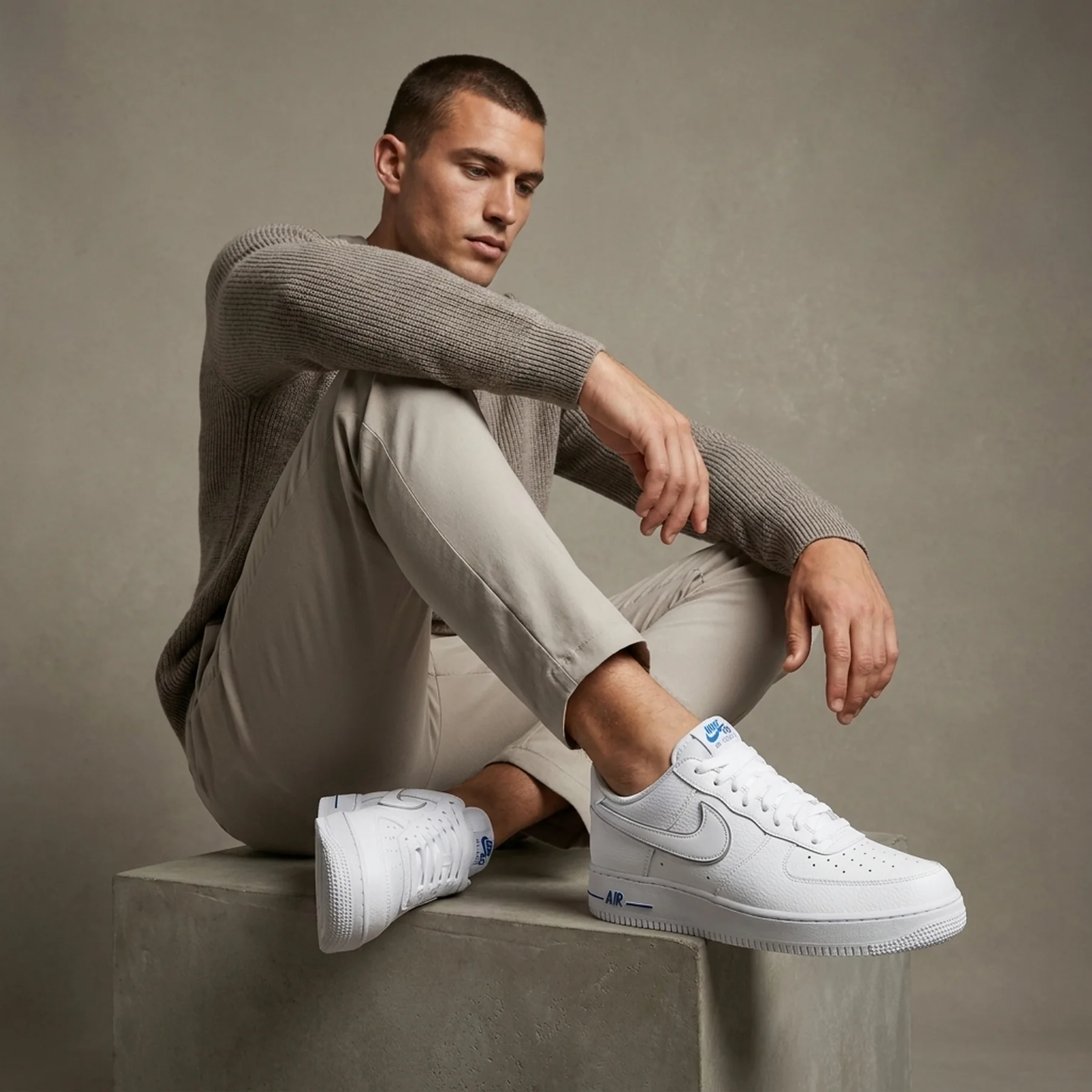 Кросівки чоловічі Nike Air Force 1 '07 (IB7677-100)