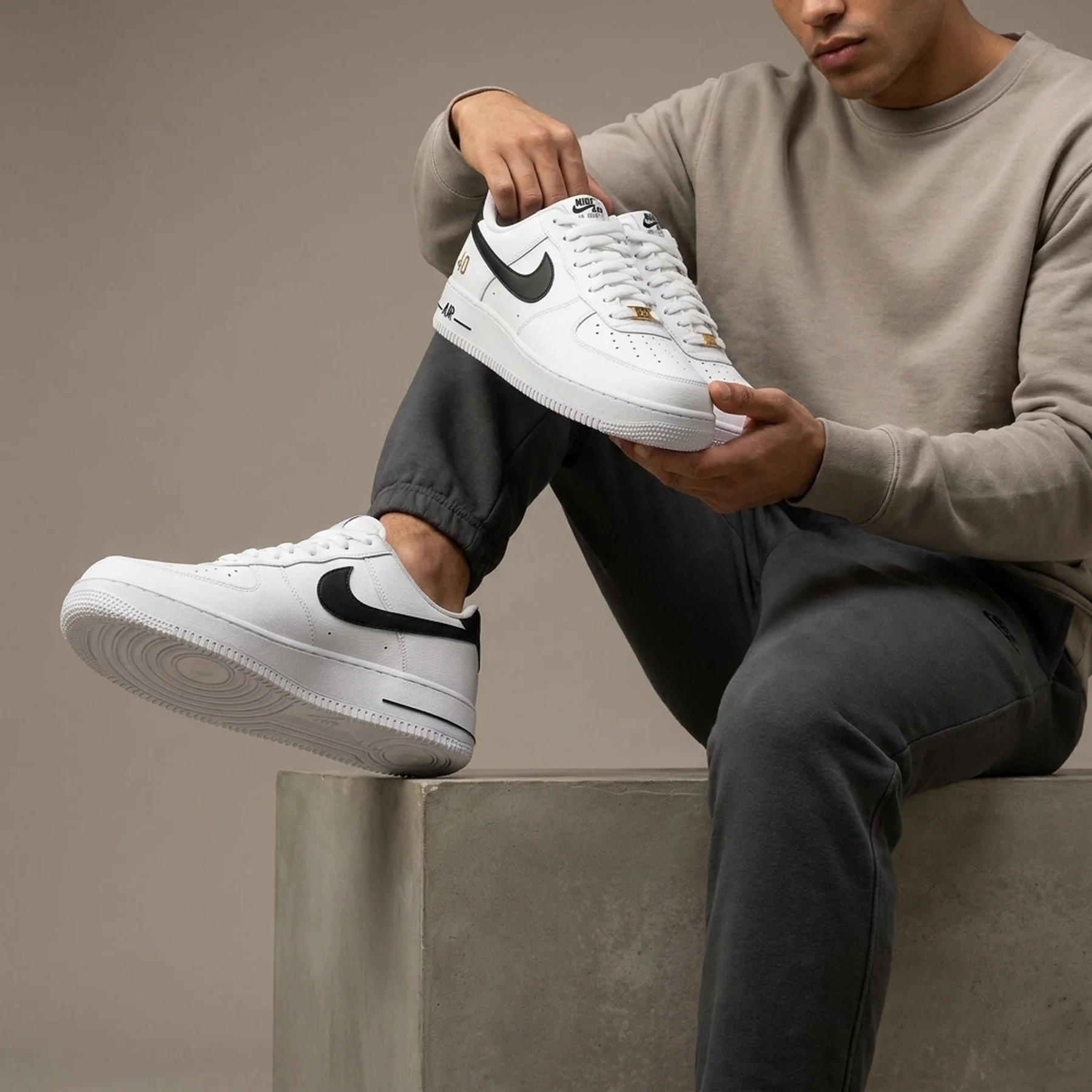 Кросівки чоловічі Nike Air Force 1 07 Lv8 (DQ7658-100)