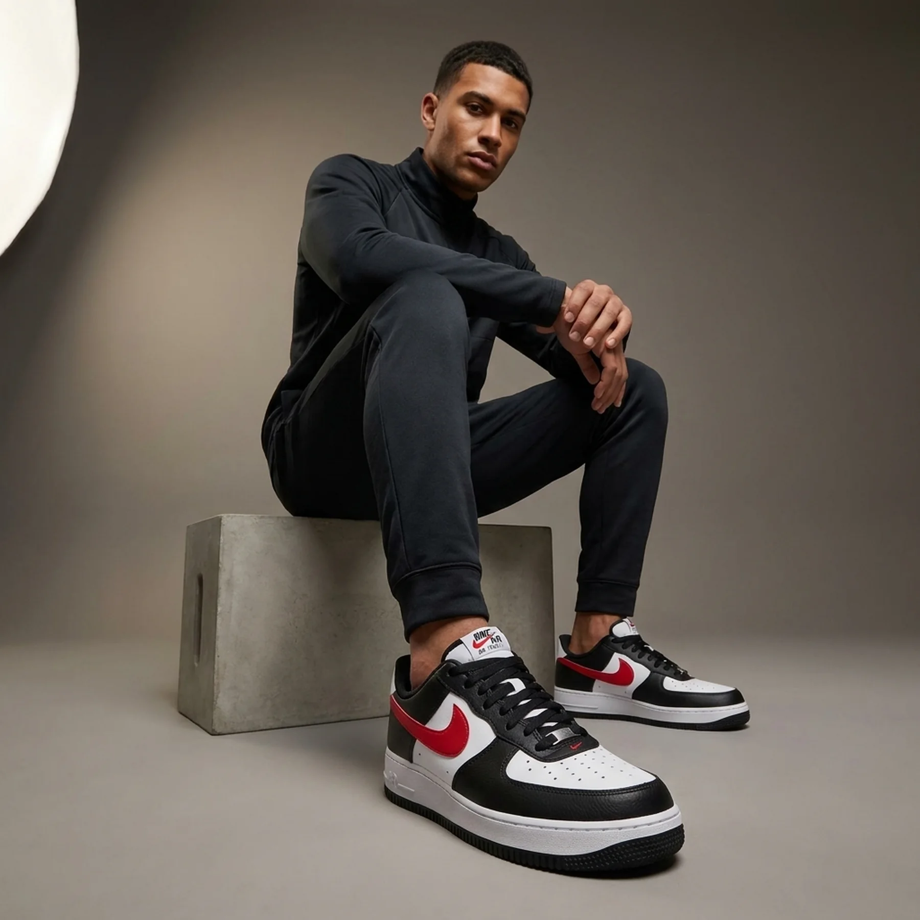 Кросівки чоловічі Nike Air Force 1 07 Nn (HM0721-002)