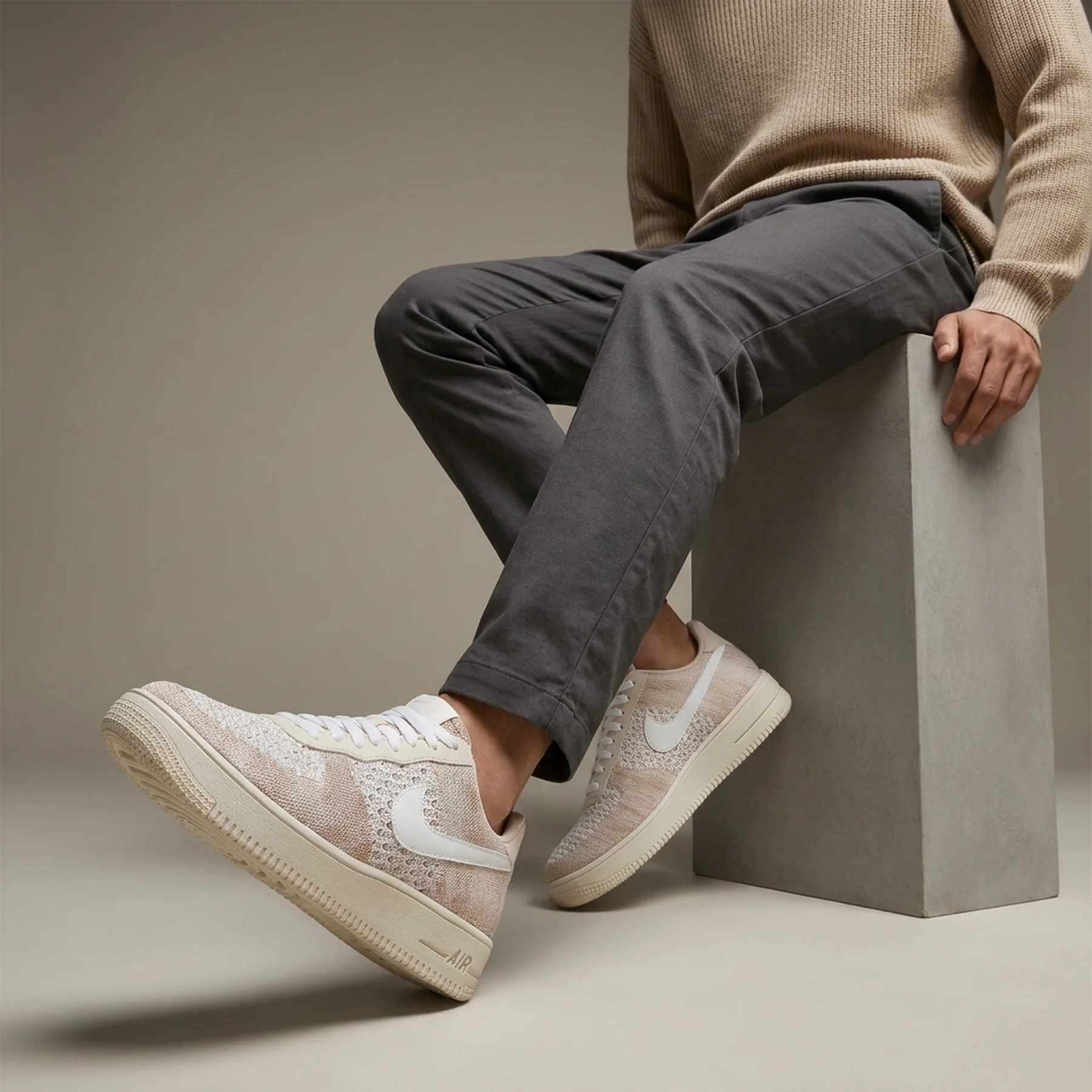 Кросівки чоловічі Nike Air Force 1 Flyknit 2.0 Beige (IB7675-001)