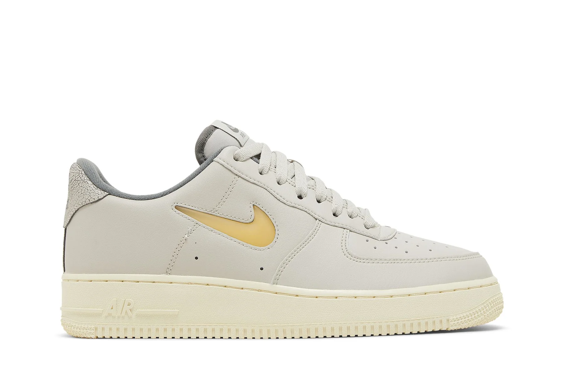 Кросівки чоловічі Nike Air Force 1 Low Jewel "Light Bone / Pale Vanilla” (DC8894-001)