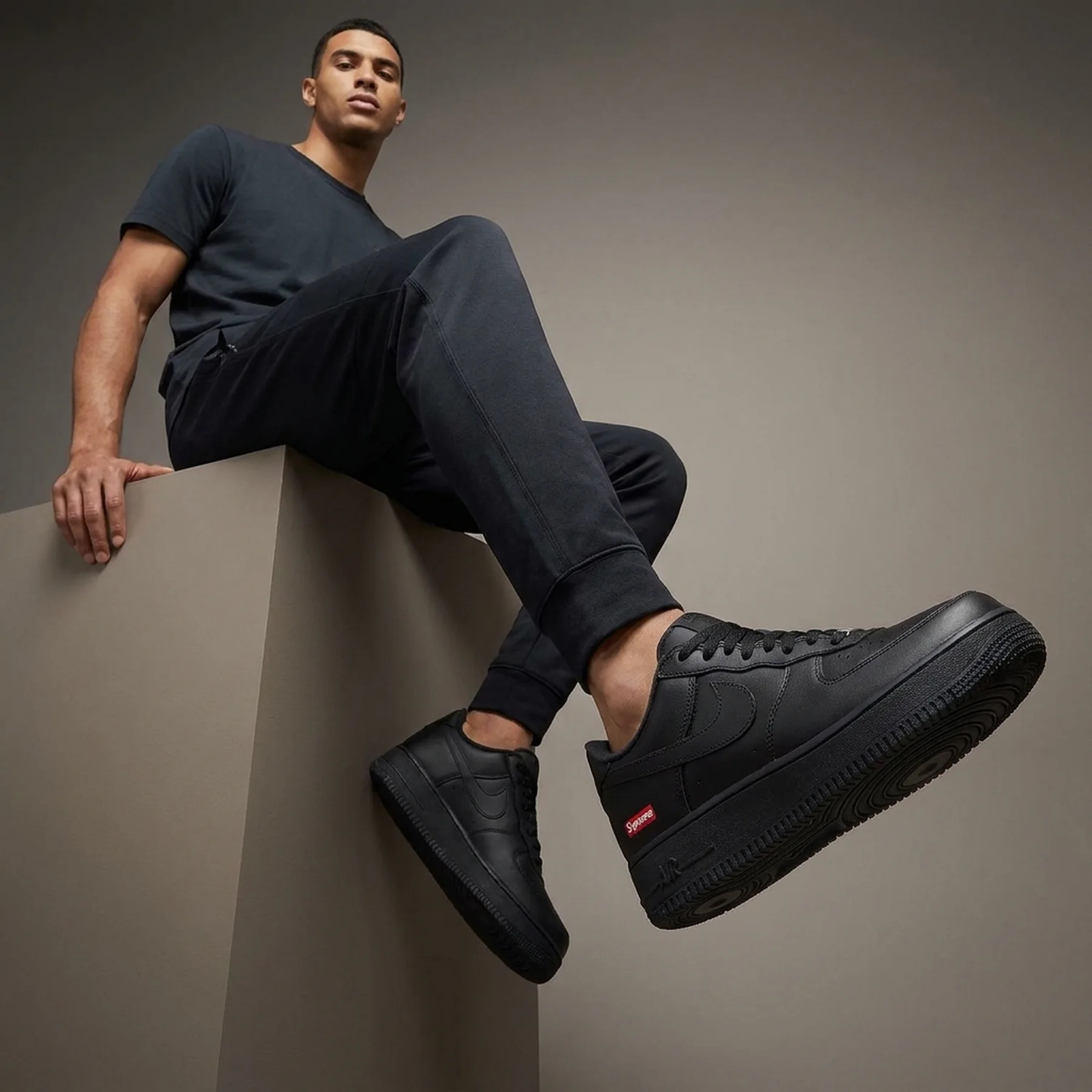 Кросівки чоловічі Nike Air Force 1 Low Supreme (CU9225-001)