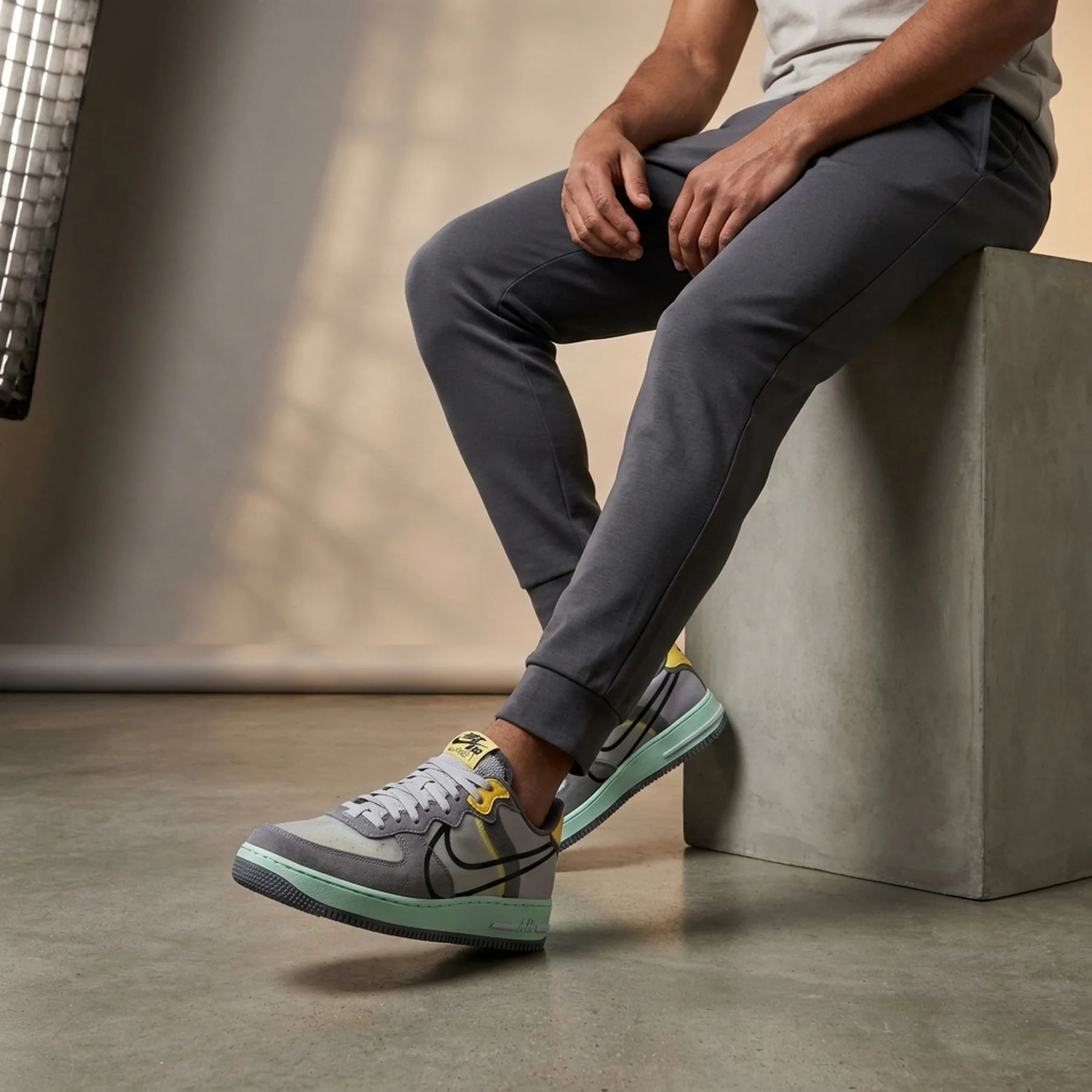 Кросівки чоловічі Nike Air Force 1 React (DM0573-001)