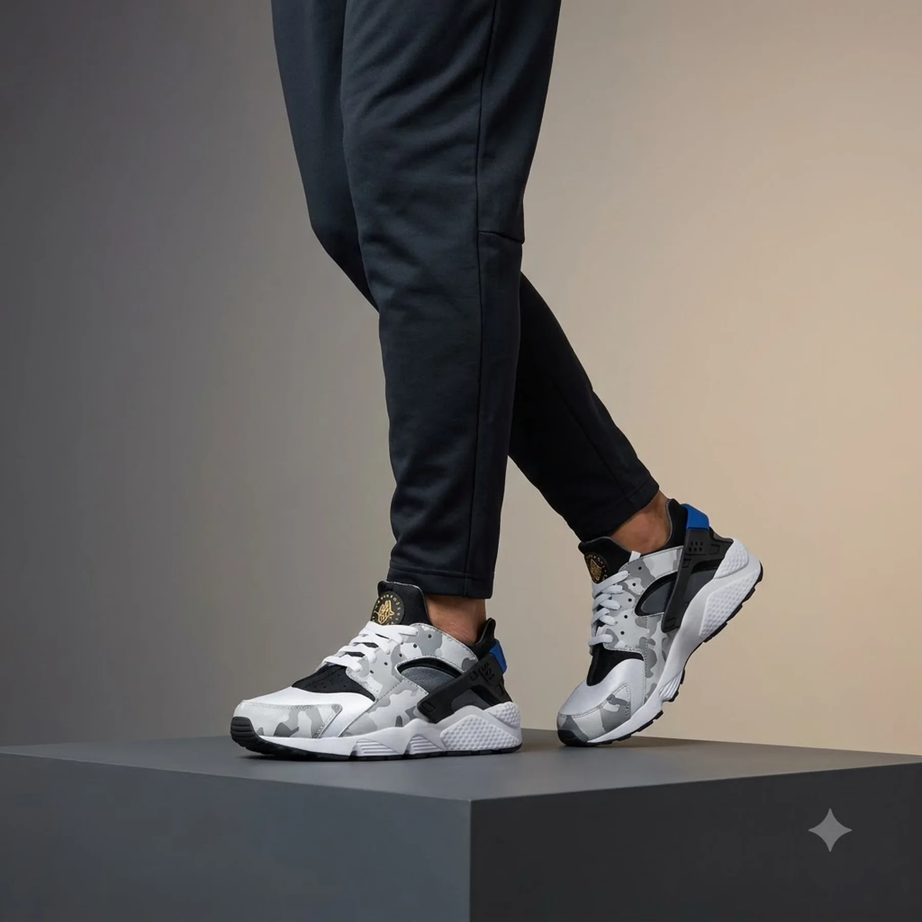 Кросівки чоловічі Nike Air Huarache Social Fc Premium (DR0286-100)