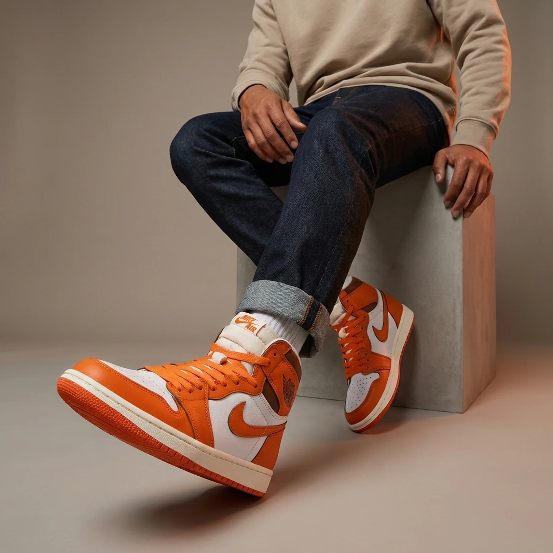 Кросівки чоловічі Nike Air Jordan 1 High Releases (DO9369-101)