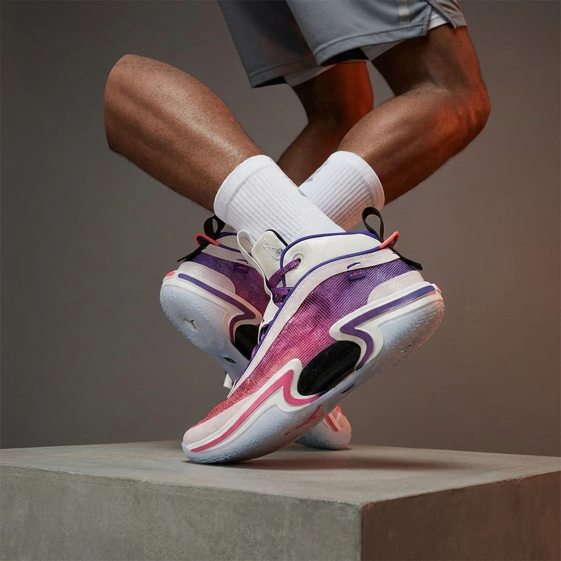 Кросівки чоловічі Nike Air Jordan Xxxvi Paris (DN4199-160)