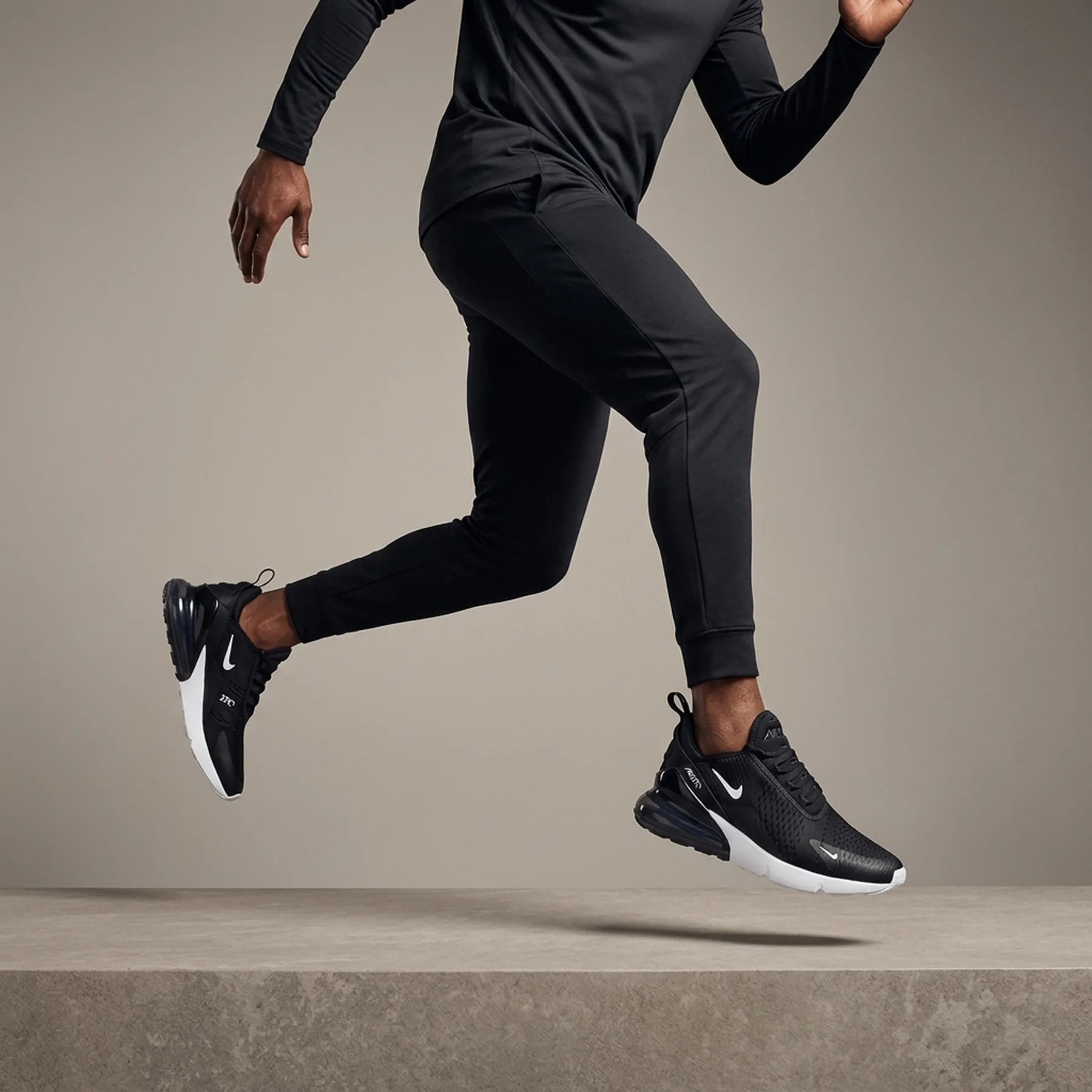 Кросівки чоловічі Nike Air Max 270 (AH8050-002)